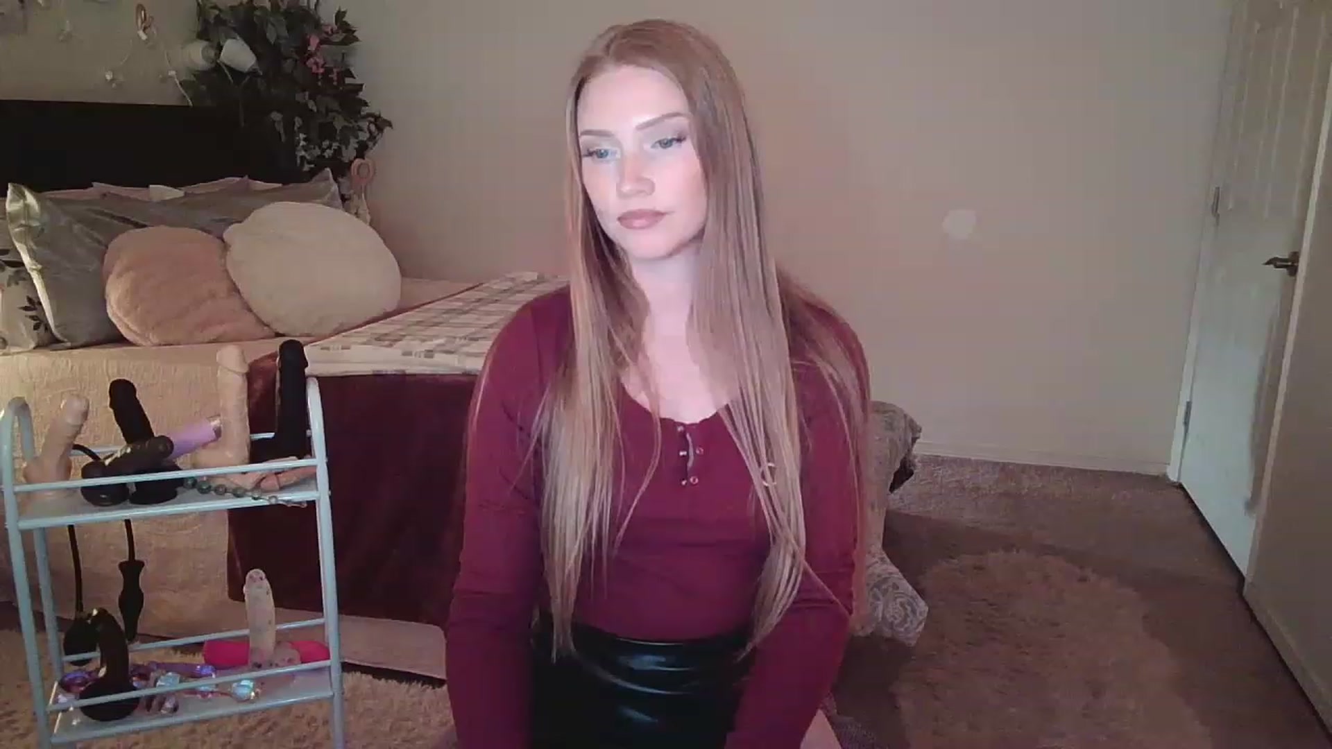Gallery image thumbnail from Freckld_Cutie's myfreecams stream on, 12/15/2022, 20:51 image 12 of 20