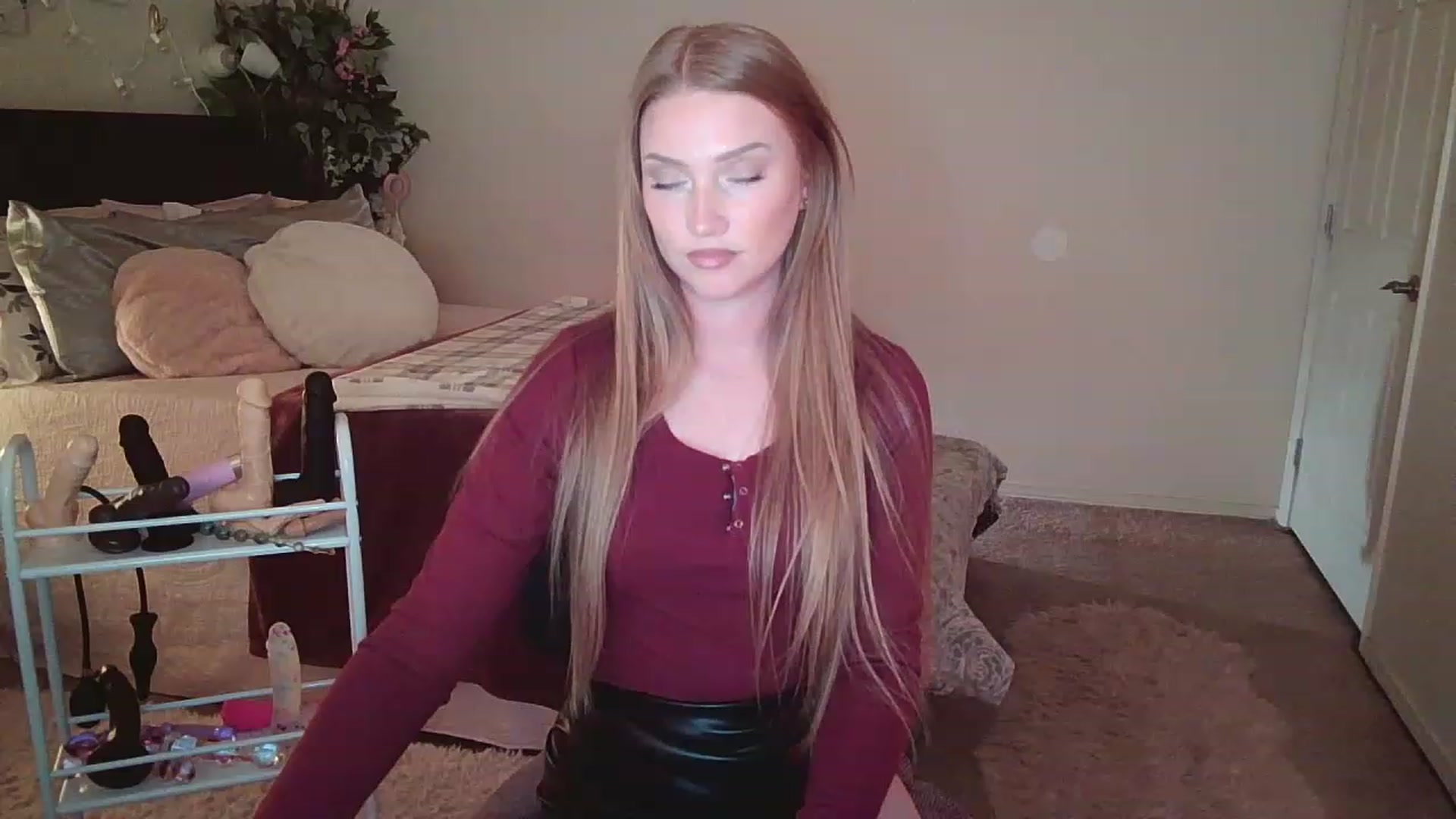 Gallery image thumbnail from Freckld_Cutie's myfreecams stream on, 12/15/2022, 20:51 image 13 of 20