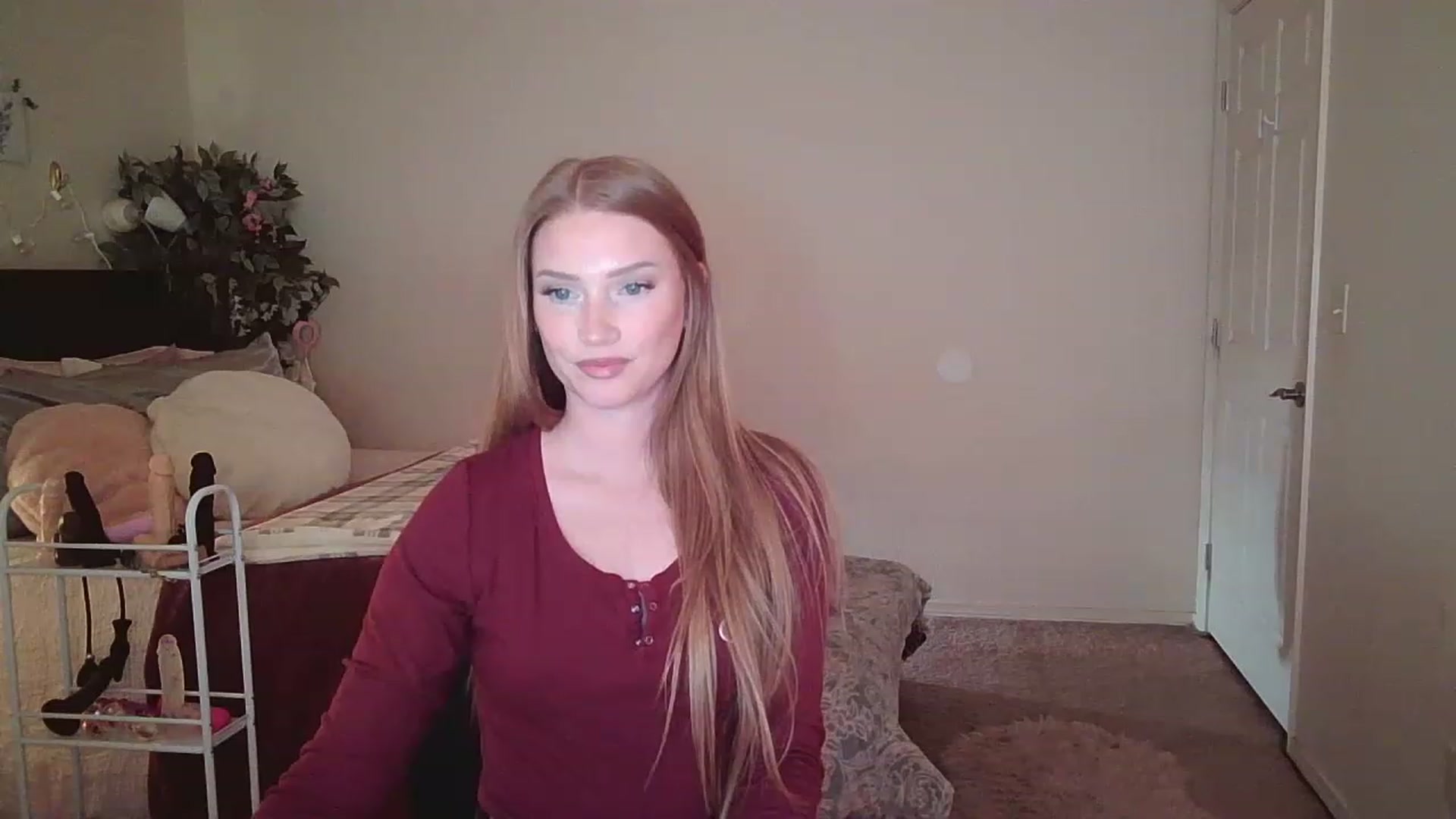 Gallery image thumbnail from Freckld_Cutie's myfreecams stream on, 12/15/2022, 20:51 image 5 of 20