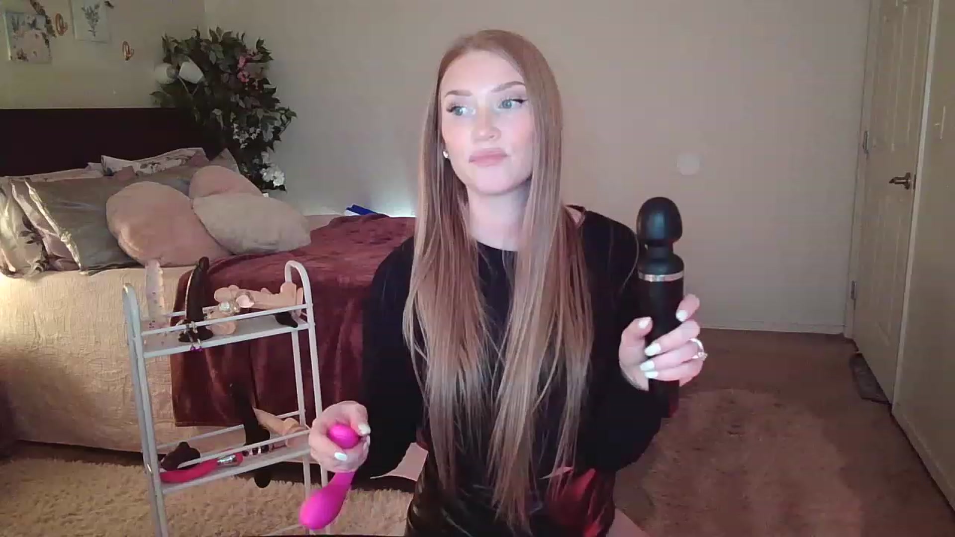 Gallery image thumbnail from Freckld_Cutie's myfreecams stream on, 12/29/2022, 19:13 image 17 of 20
