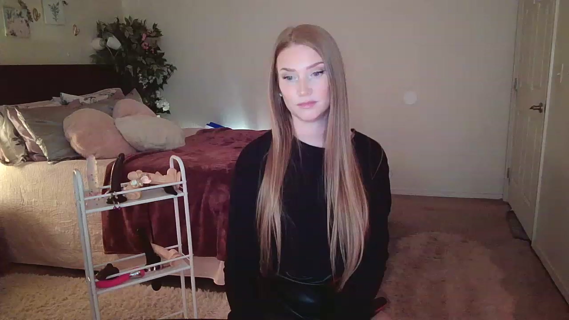 Gallery image thumbnail from Freckld_Cutie's myfreecams stream on, 12/29/2022, 19:13 image 19 of 20