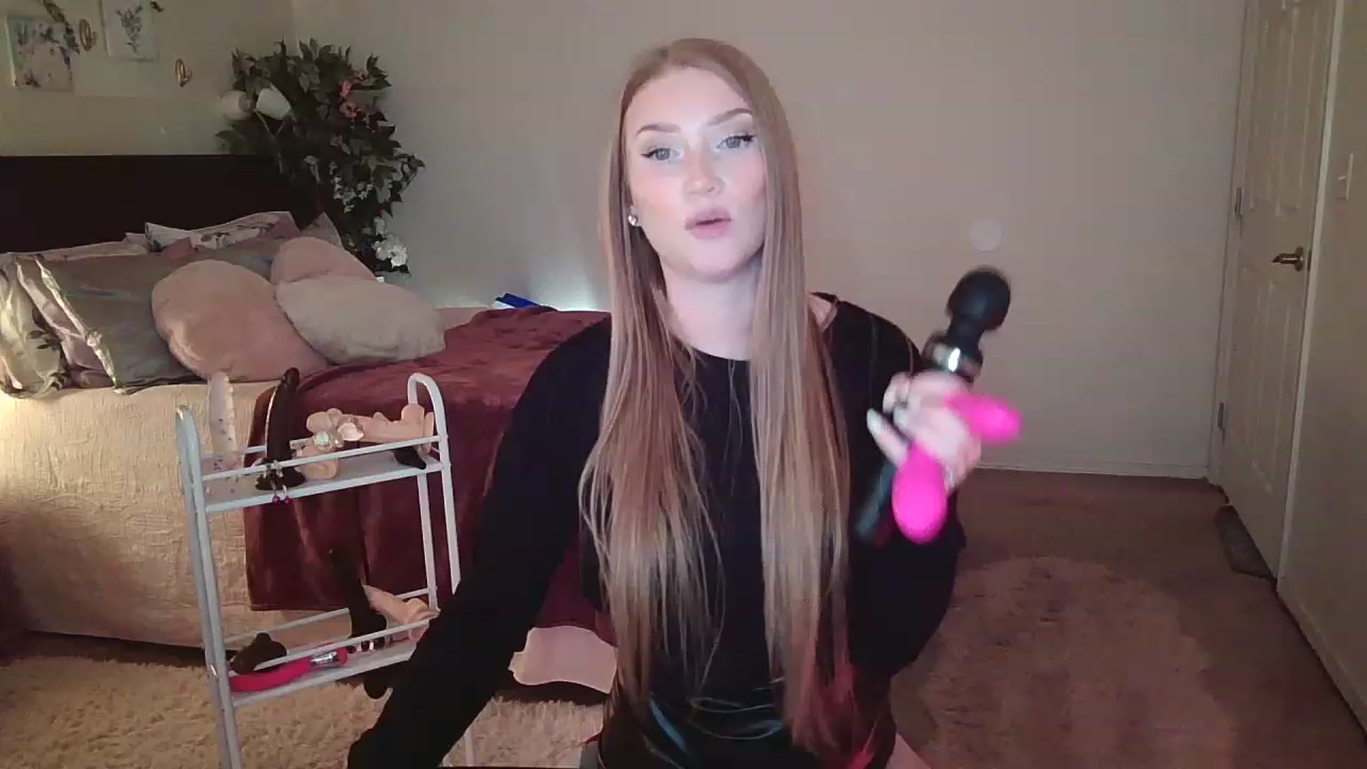 Gallery image thumbnail from Freckld_Cutie's myfreecams stream on, 12/29/2022, 19:13 image 18 of 20