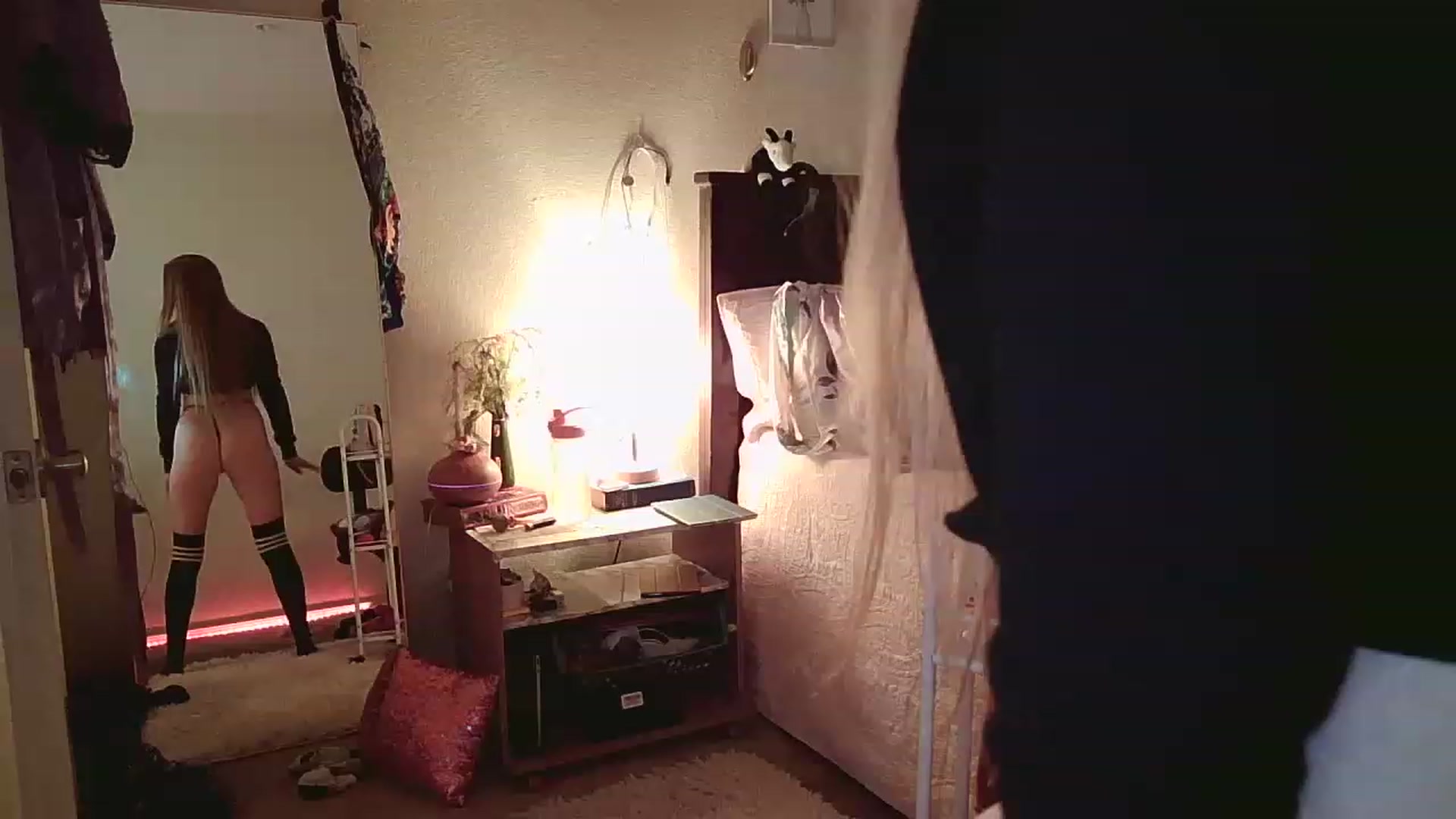 Gallery image thumbnail from Freckld_Cutie's myfreecams stream on, 12/29/2022, 20:47 image 3 of 20