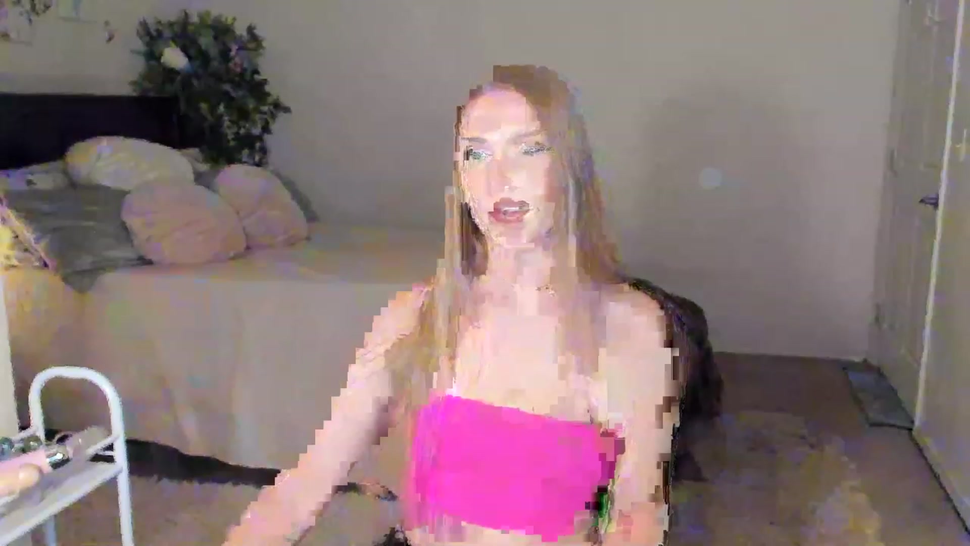 Gallery image thumbnail from Freckld_Cutie's myfreecams stream on, 01/17/2023, 19:49 image 10 of 20