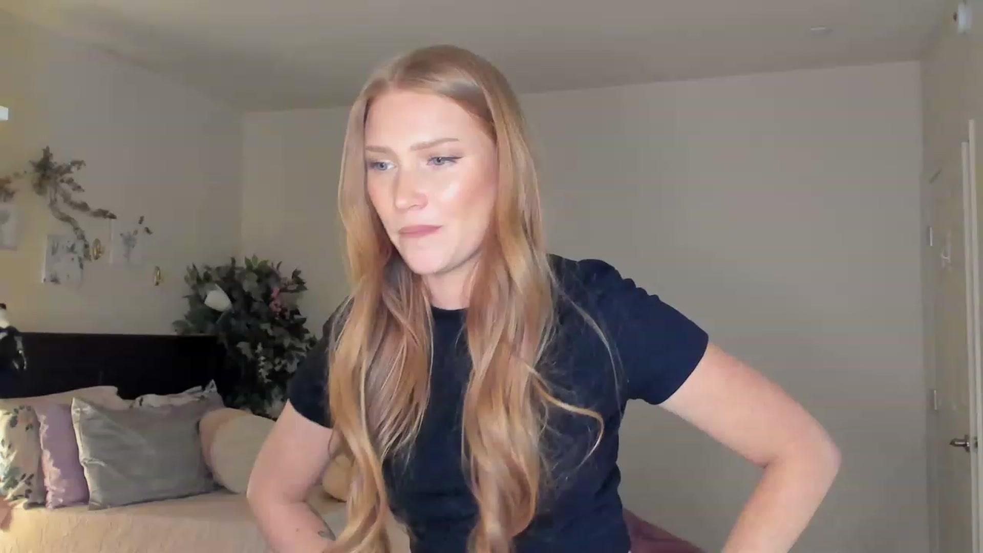 Gallery image thumbnail from Freckld_Cutie's myfreecams stream on, 02/01/2023, 21:27 image 5 of 20