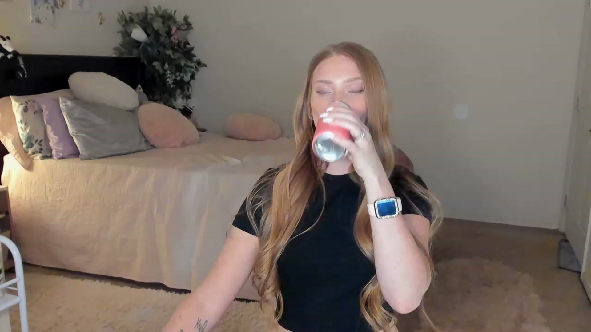 Gallery image thumbnail from Freckld_Cutie's myfreecams stream on, 02/01/2023, 23:26 image 1 of 20