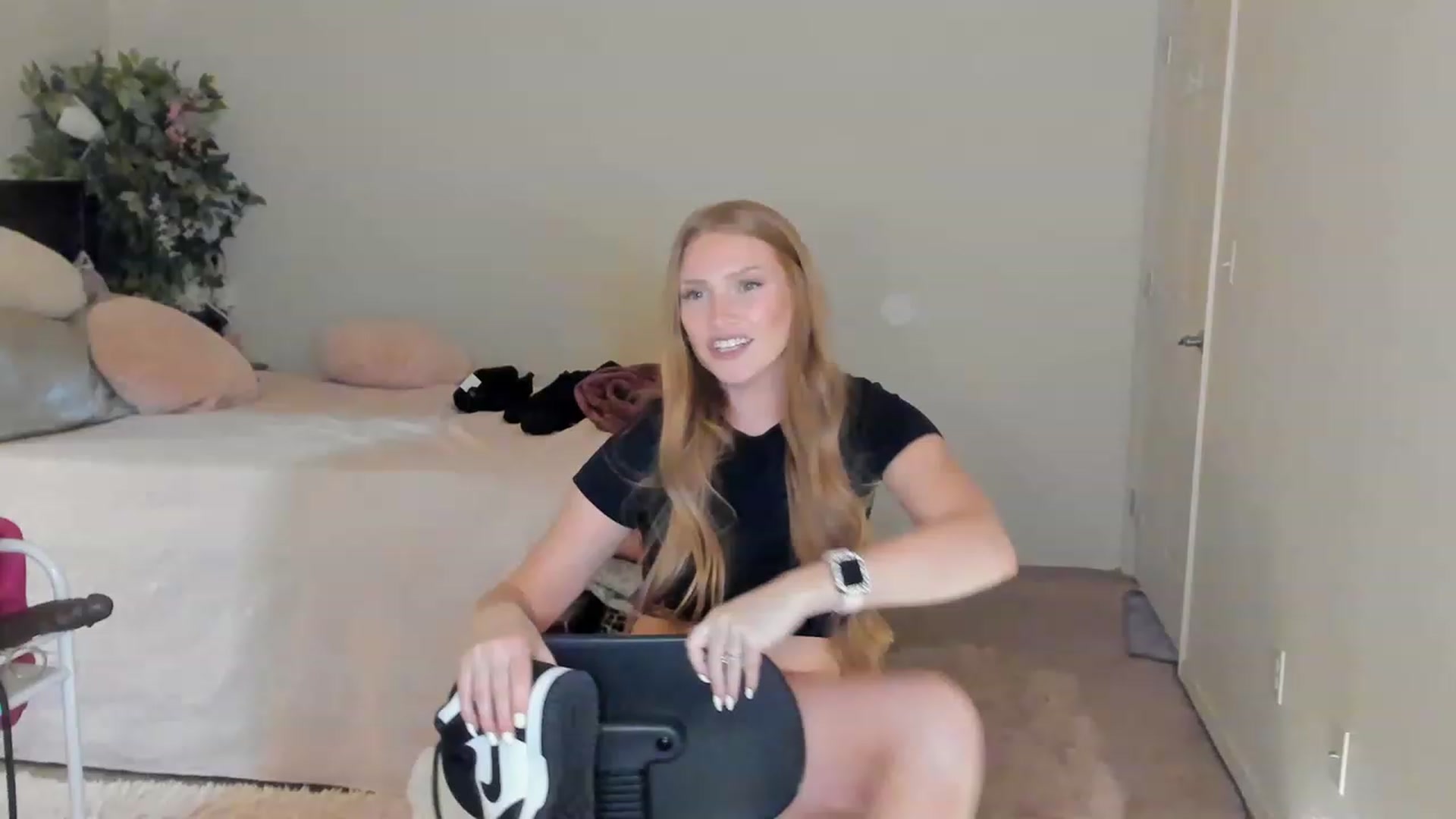 Gallery image thumbnail from Freckld_Cutie's myfreecams stream on, 02/02/2023, 24:15 image 20 of 20