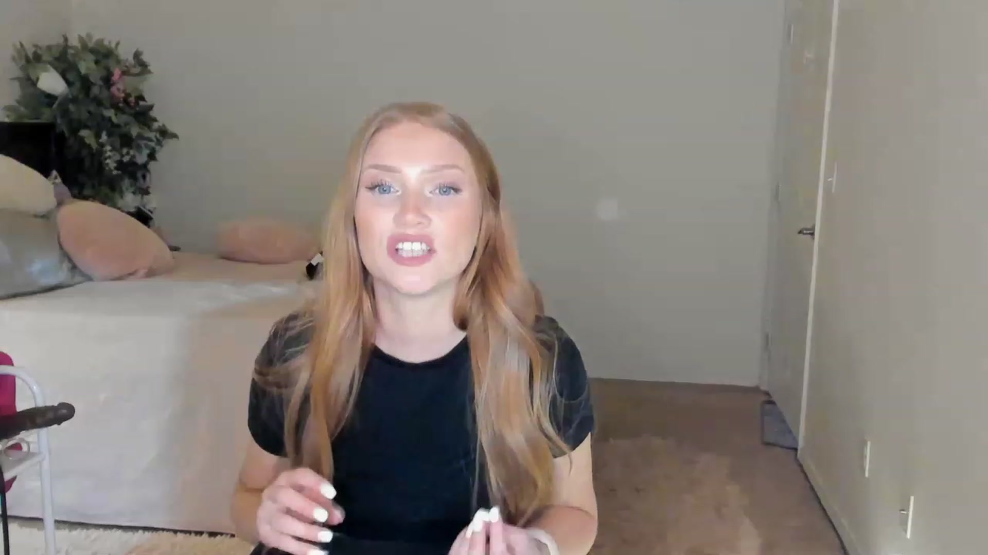 Gallery image thumbnail from Freckld_Cutie's myfreecams stream on, 02/02/2023, 24:15 image 9 of 20