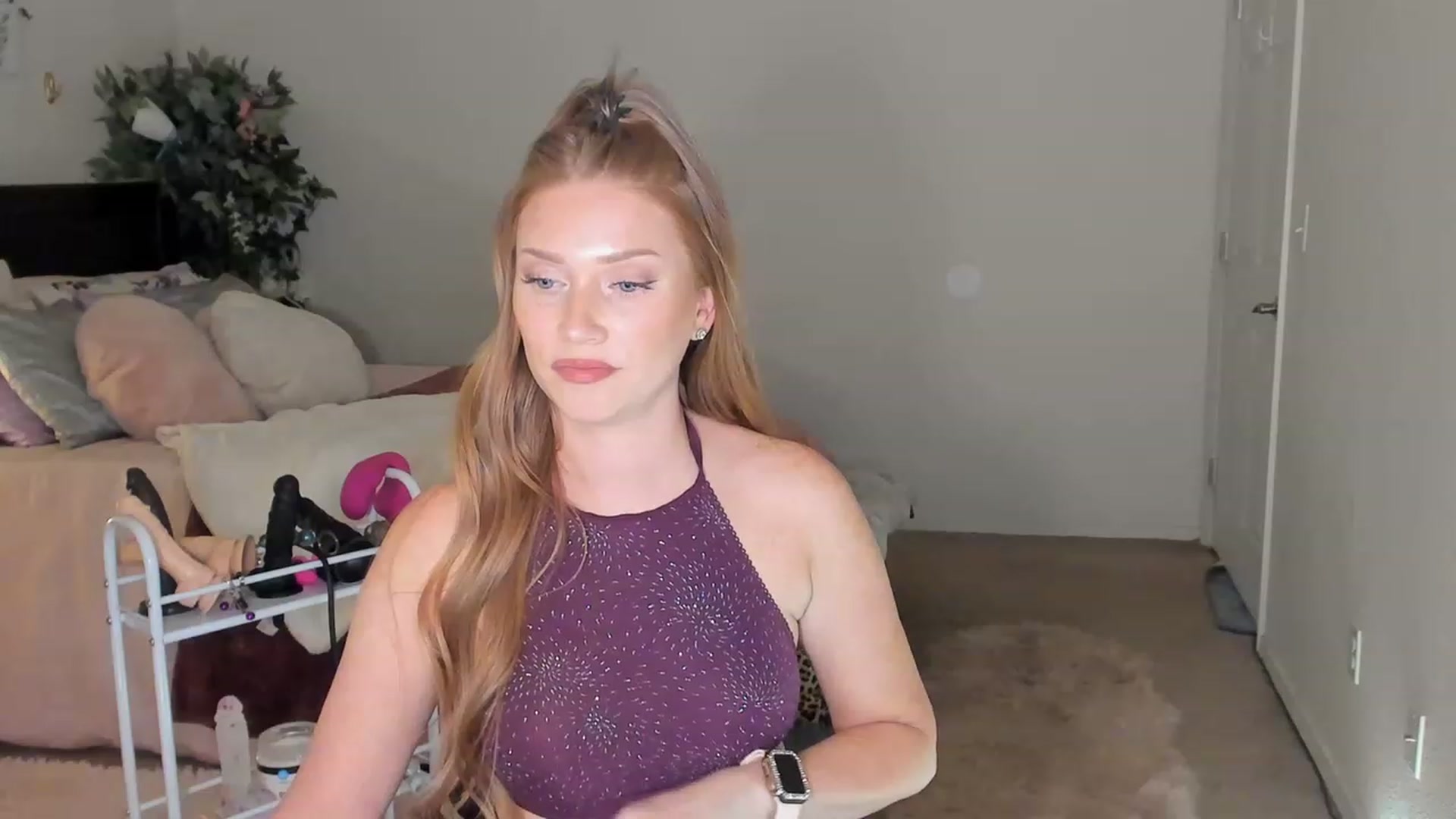 Gallery image thumbnail from Freckld_Cutie's myfreecams stream on, 02/02/2023, 21:28 image 15 of 20