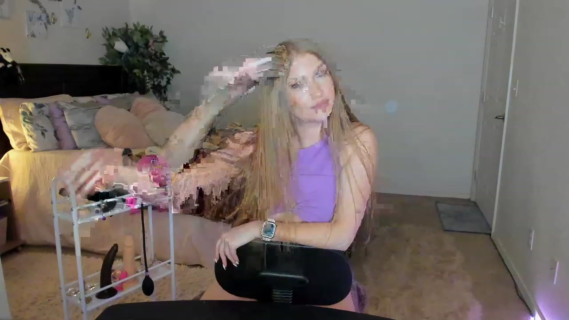 Gallery image thumbnail from Freckld_Cutie's myfreecams stream on, 02/07/2023, 19:10 image 11 of 20
