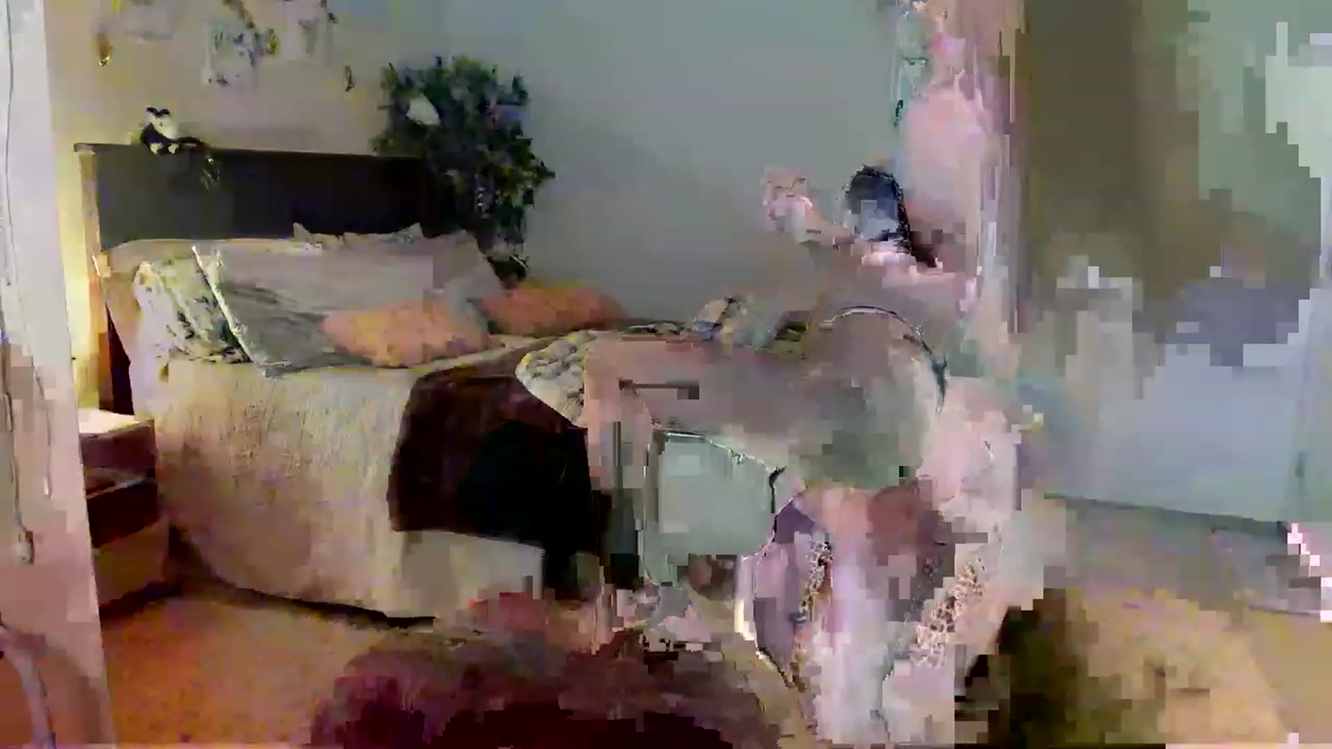 Gallery image thumbnail from Freckld_Cutie's myfreecams stream on, 02/22/2023, 21:07 image 11 of 20