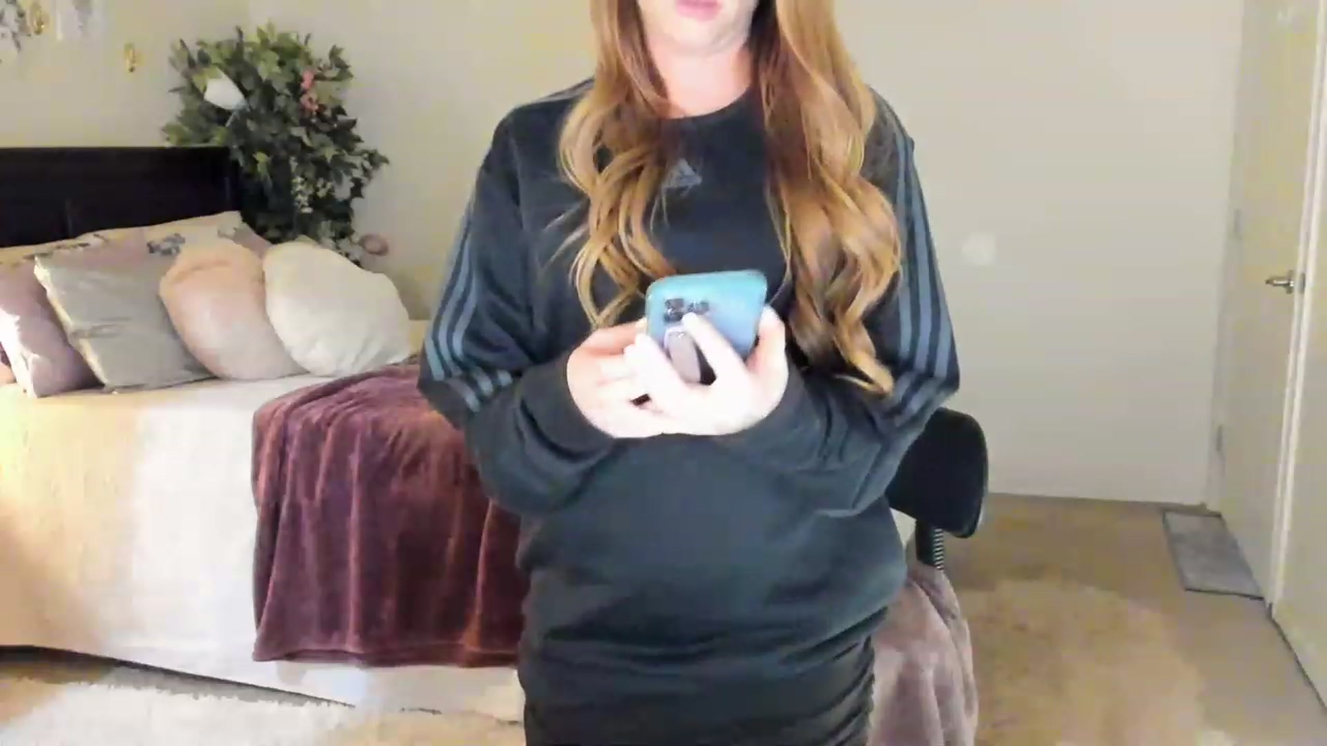 Gallery image thumbnail from Freckld_Cutie's myfreecams stream on, 03/15/2023, 19:50 image 4 of 20
