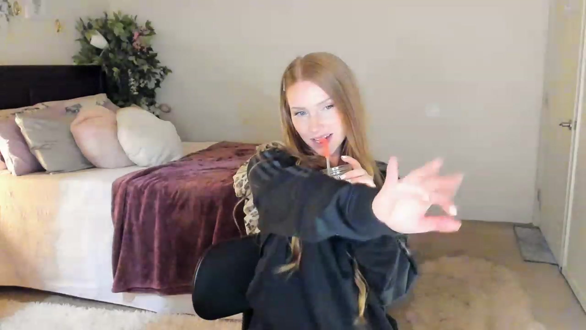 Gallery image thumbnail from Freckld_Cutie's myfreecams stream on, 03/15/2023, 19:50 image 6 of 20