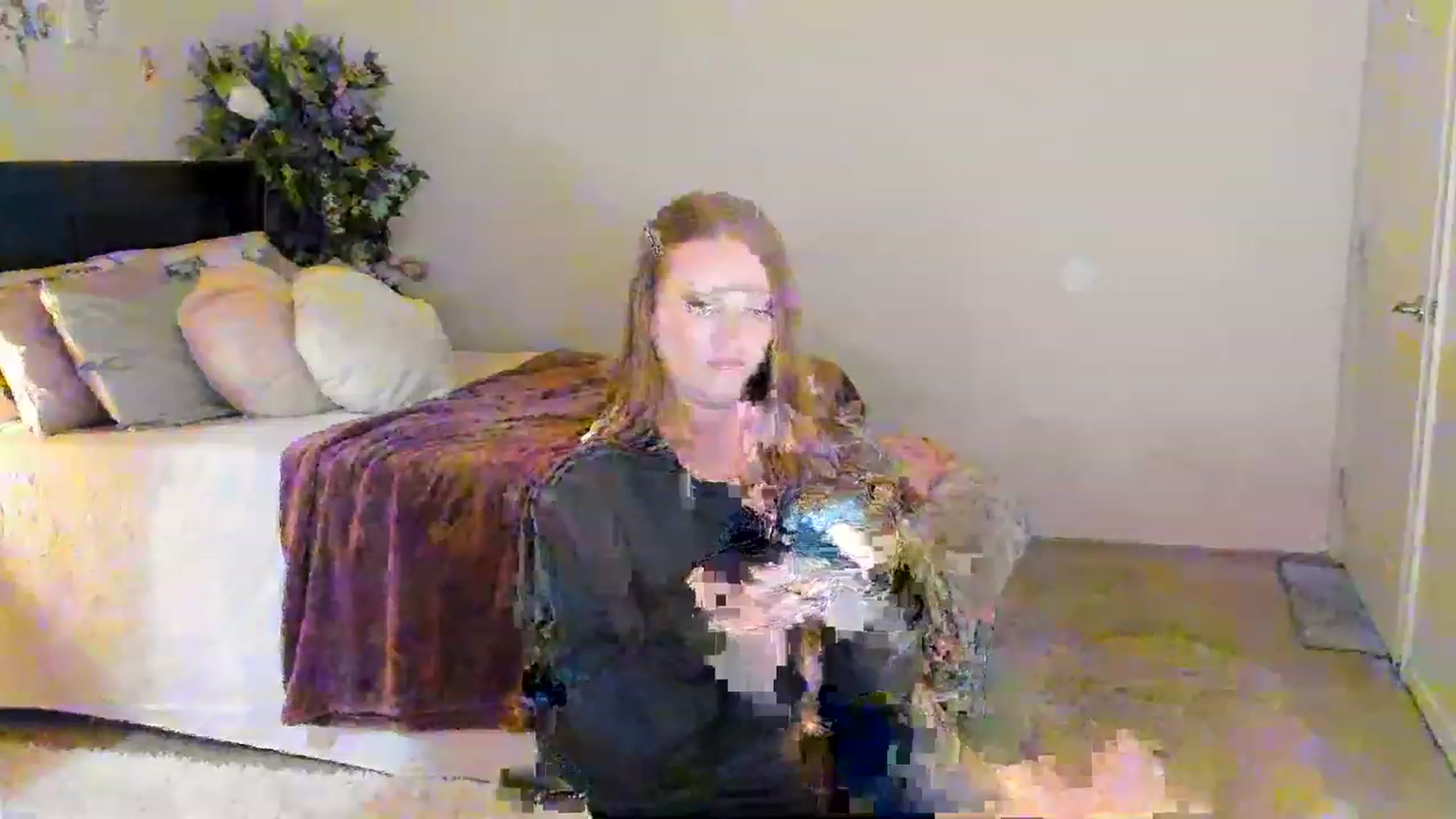 Gallery image thumbnail from Freckld_Cutie's myfreecams stream on, 03/15/2023, 19:50 image 9 of 20