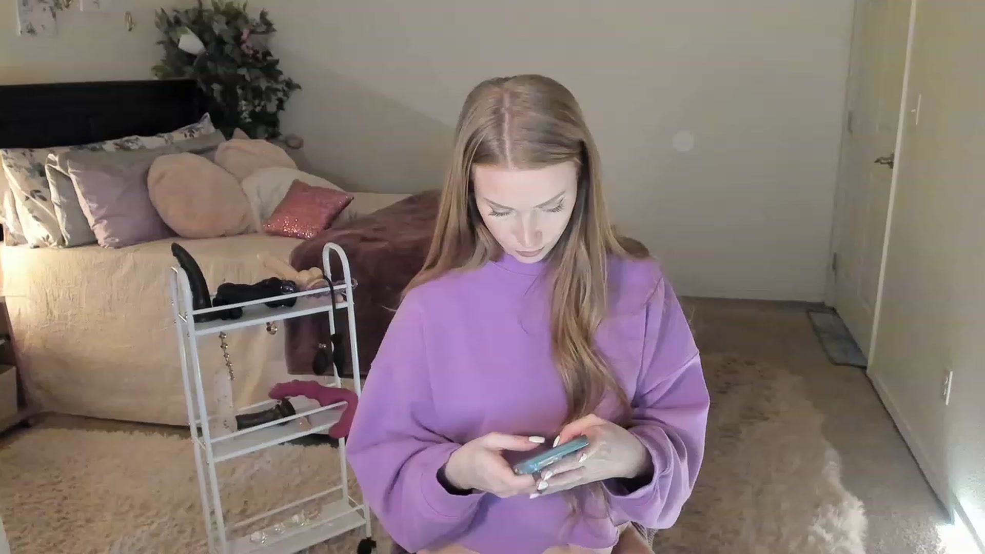 Gallery image thumbnail from Freckld_Cutie's myfreecams stream on, 03/31/2023, 18:36 image 1 of 20