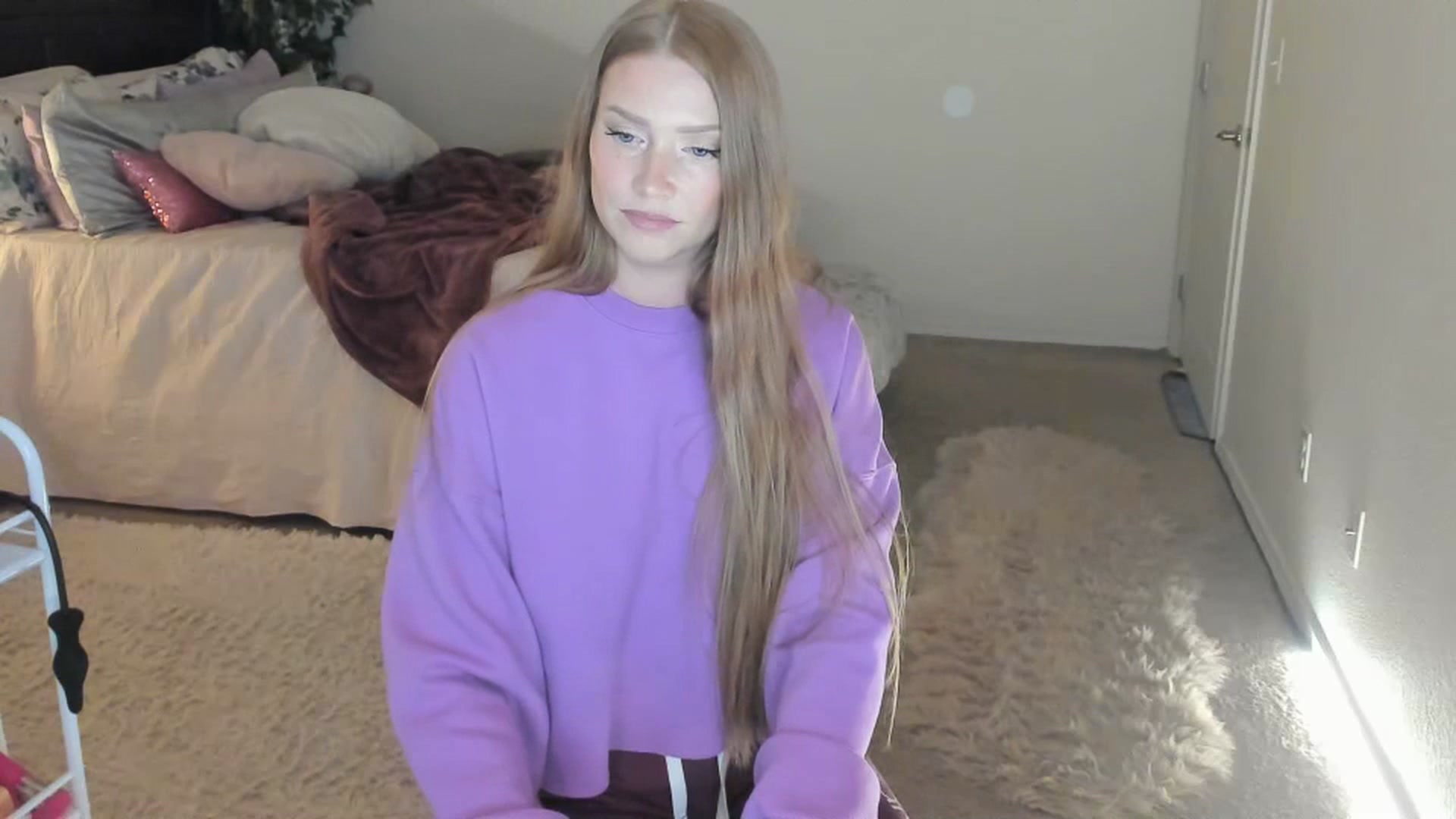 Gallery image thumbnail from Freckld_Cutie's myfreecams stream on, 04/24/2023, 18:37 image 14 of 20