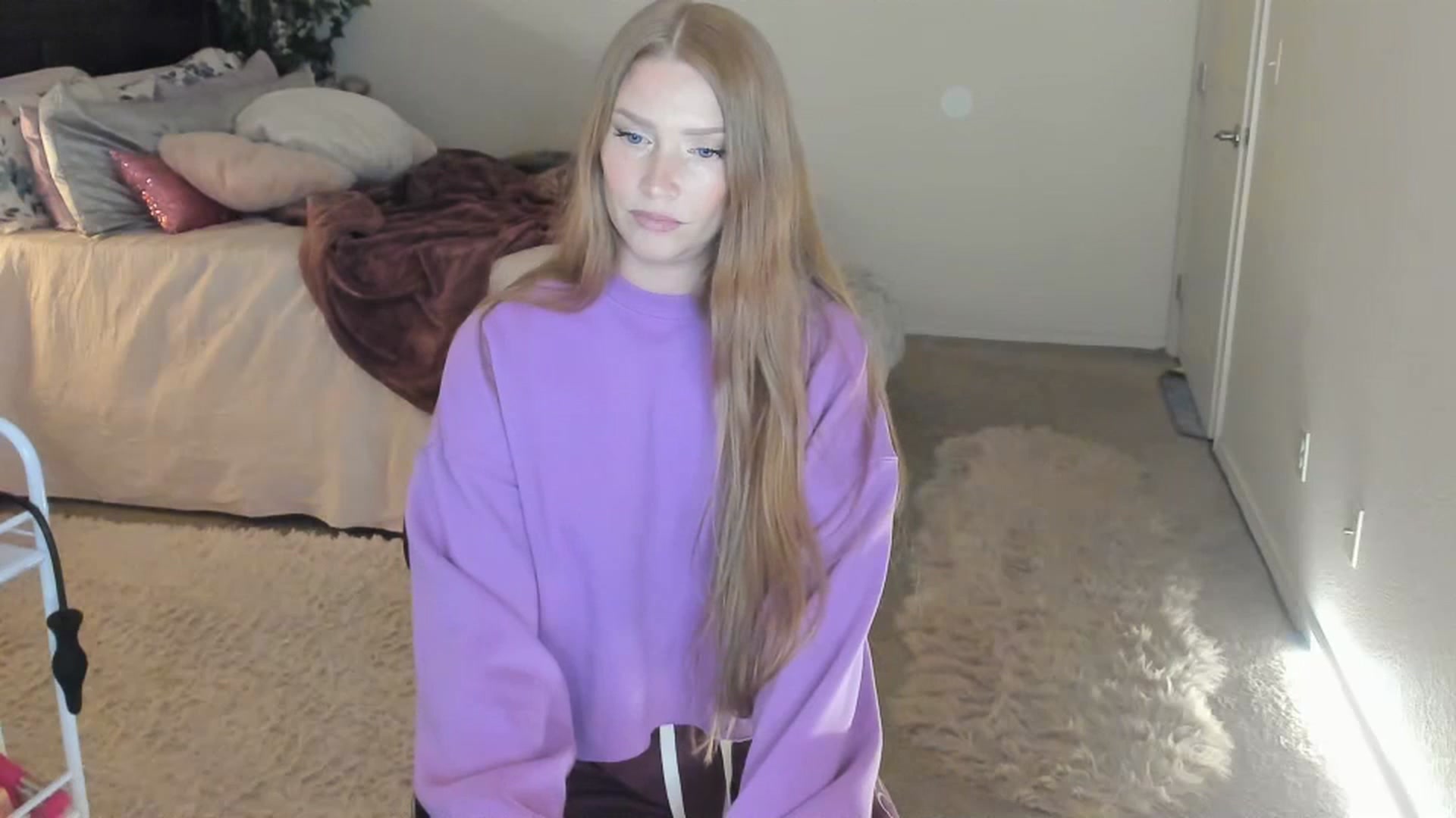 Gallery image thumbnail from Freckld_Cutie's myfreecams stream on, 04/24/2023, 18:37 image 10 of 20