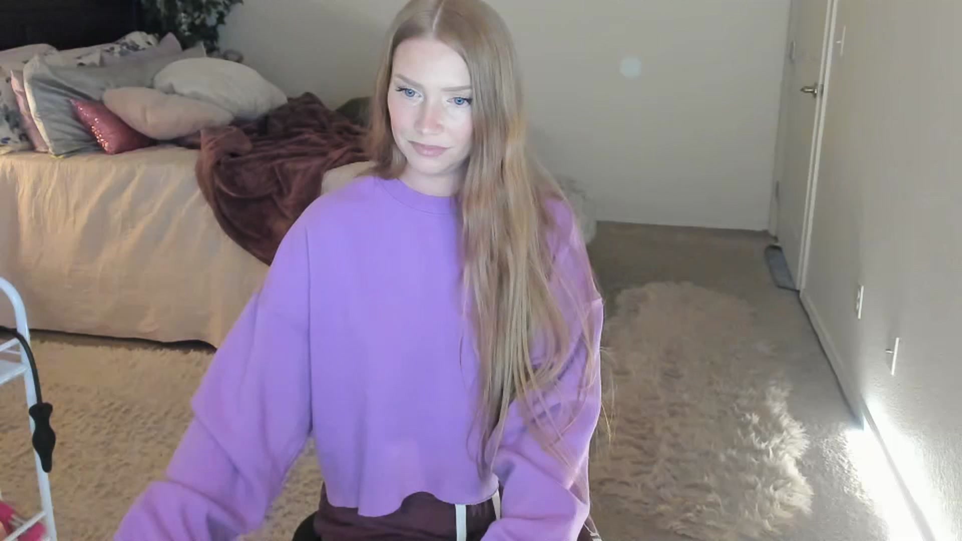 Gallery image thumbnail from Freckld_Cutie's myfreecams stream on, 04/24/2023, 18:37 image 8 of 20
