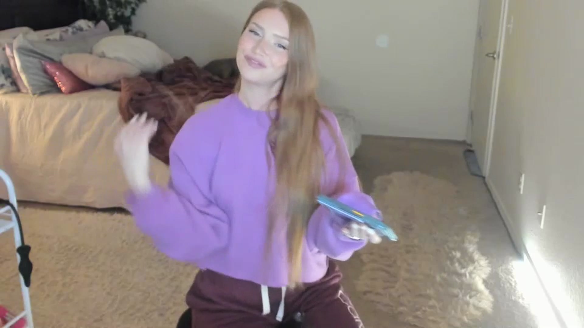 Gallery image thumbnail from Freckld_Cutie's myfreecams stream on, 04/24/2023, 18:37 image 7 of 20