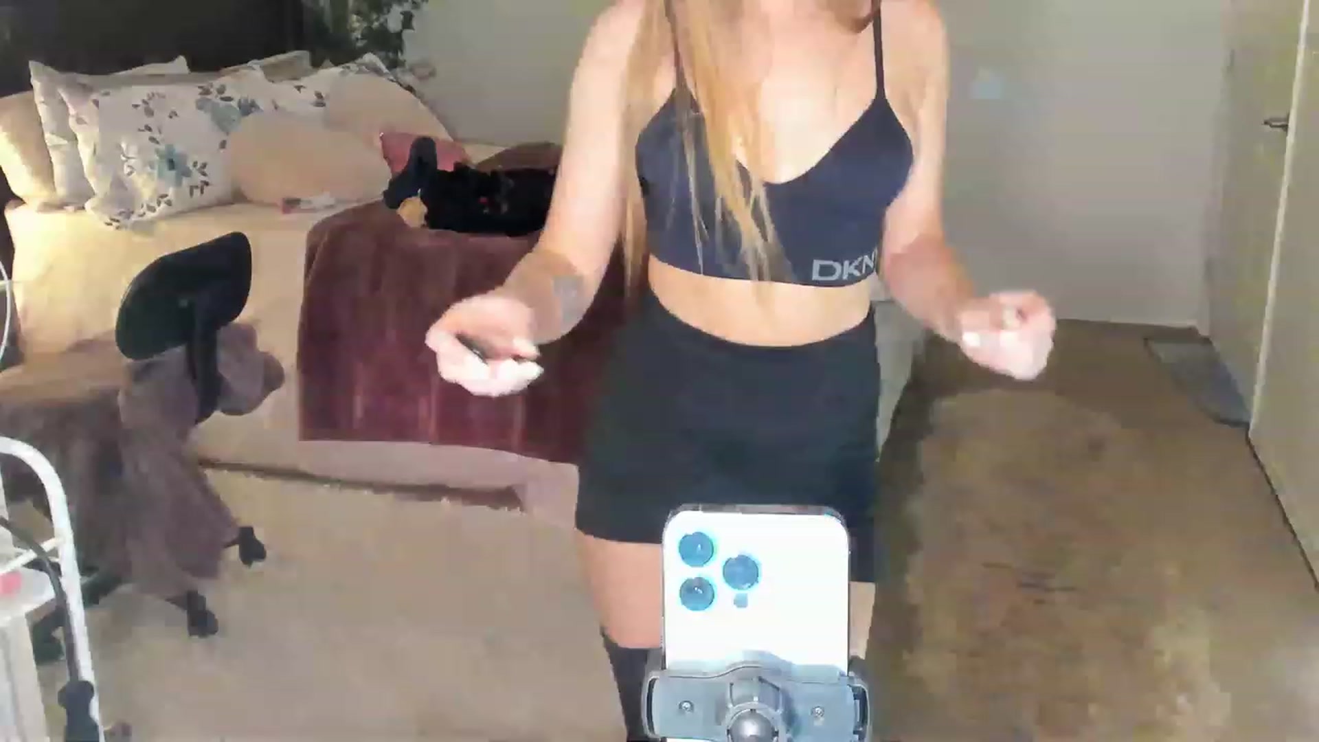 Gallery image thumbnail from Freckld_Cutie's myfreecams stream on, 05/02/2023, 19:18 image 1 of 20