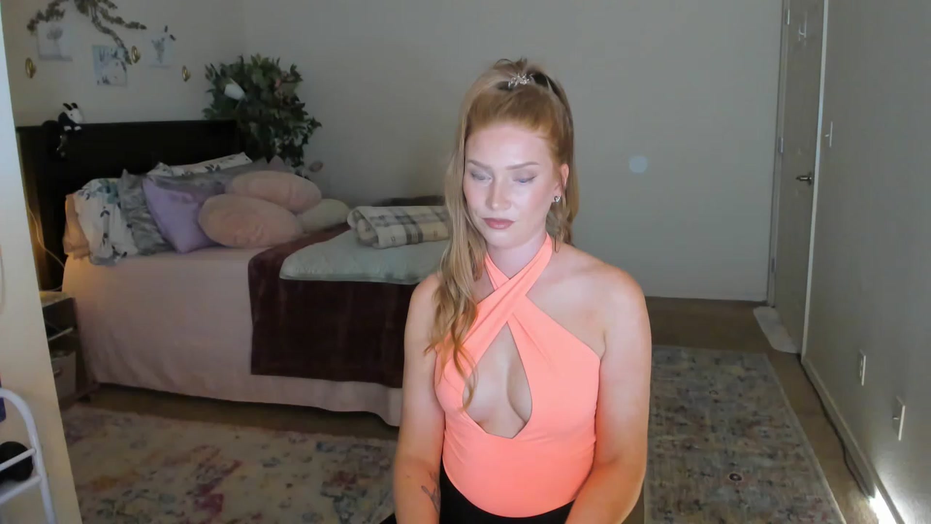 Gallery image thumbnail from Freckld_Cutie's myfreecams stream on, 05/25/2023, 17:18 image 19 of 20