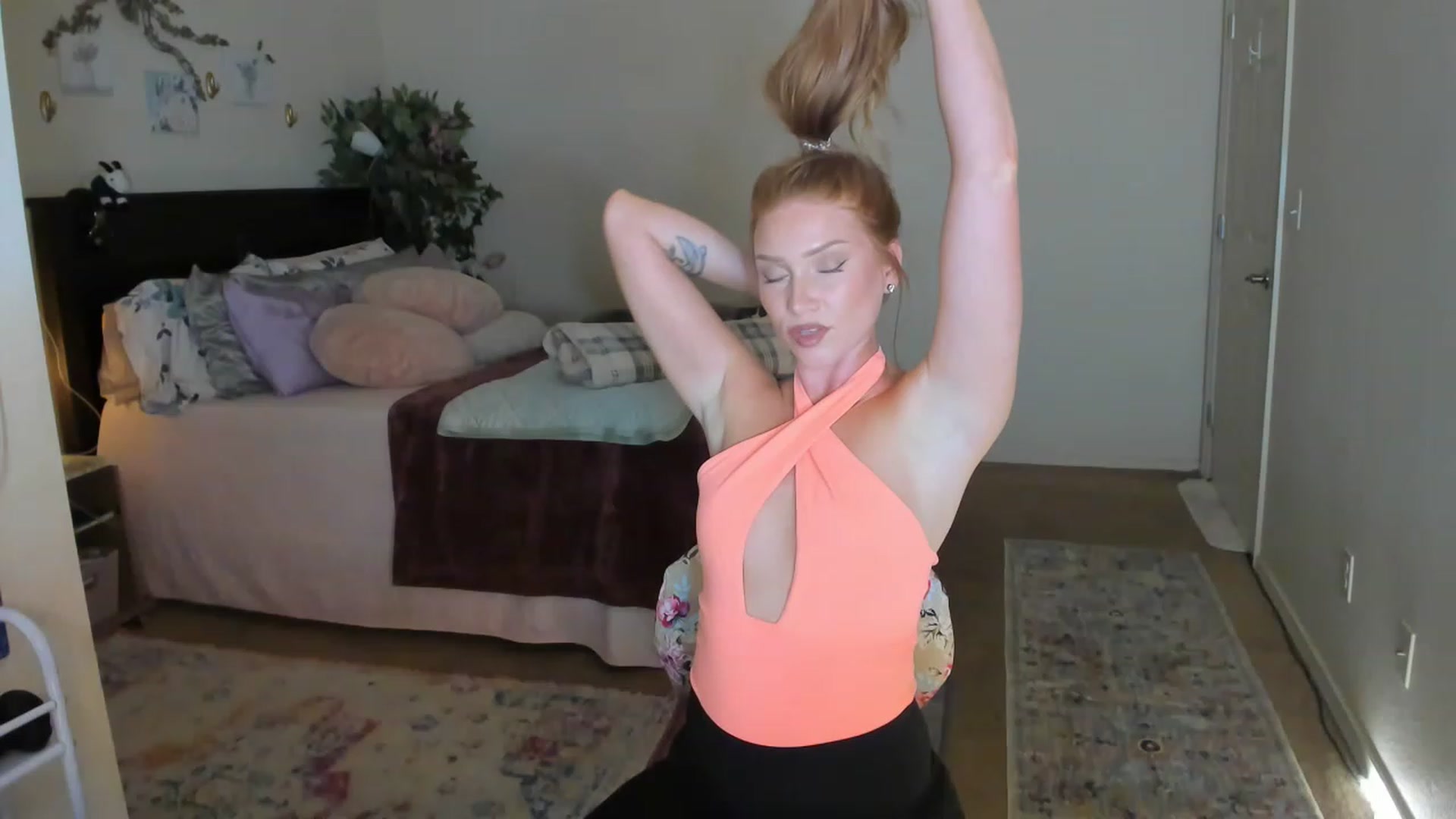 Gallery image thumbnail from Freckld_Cutie's myfreecams stream on, 05/25/2023, 17:18 image 15 of 20