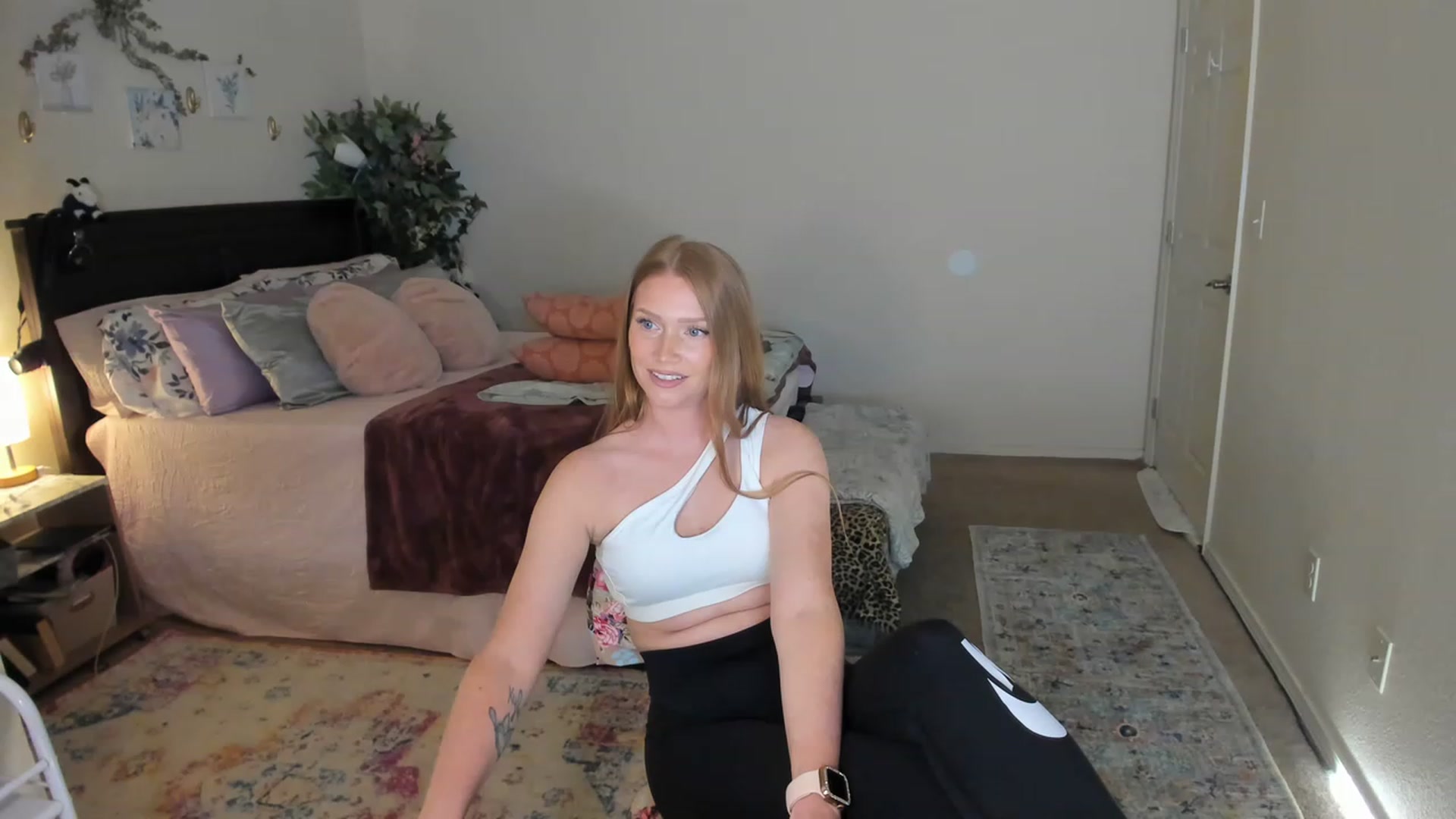Gallery image thumbnail from Freckld_Cutie's myfreecams stream on, 06/02/2023, 19:47 image 14 of 20