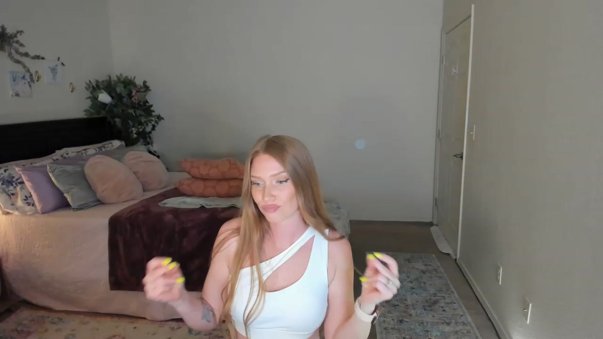Gallery image thumbnail from Freckld_Cutie's myfreecams stream on, 06/02/2023, 19:47 image 10 of 20