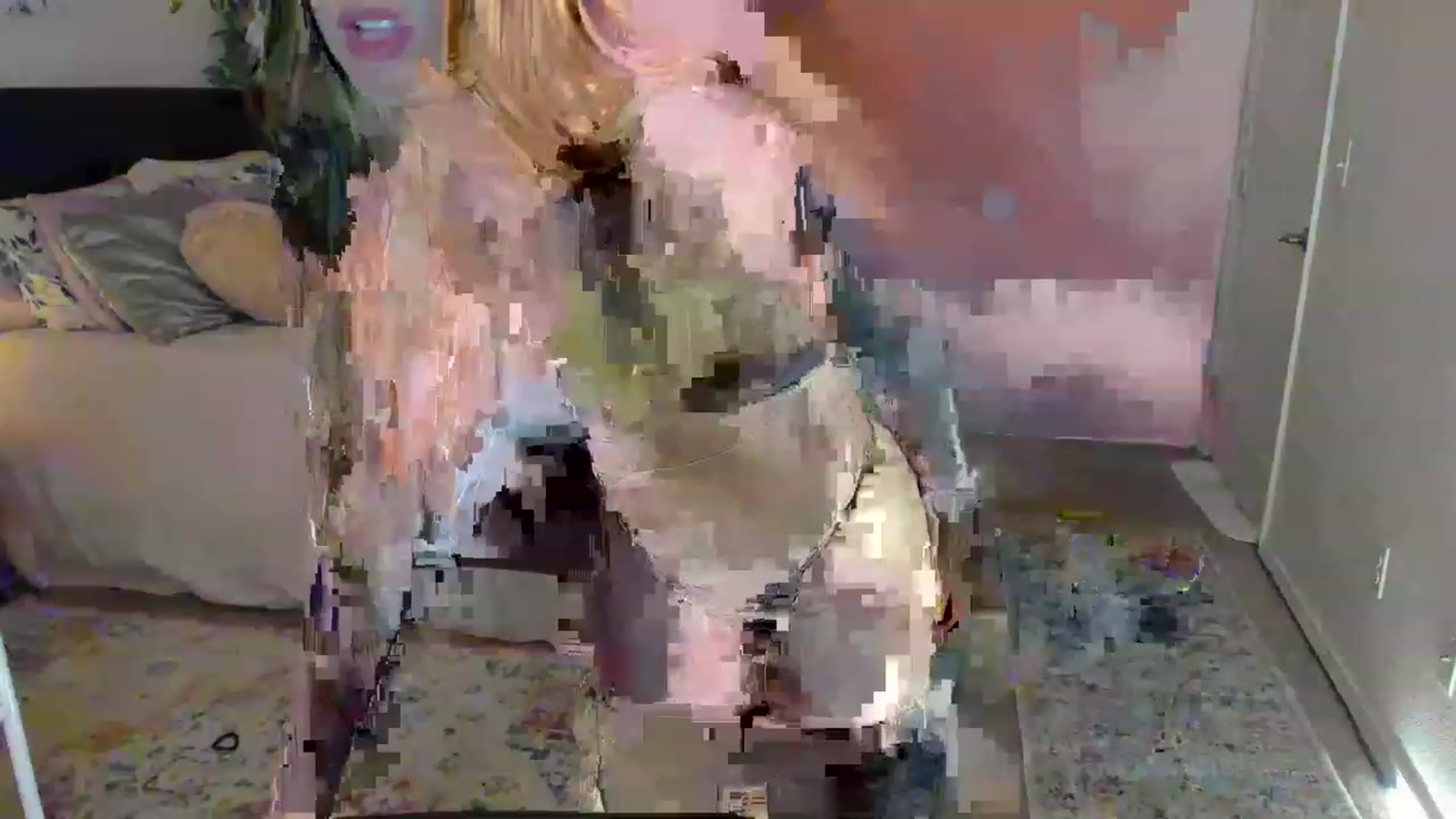 Gallery image thumbnail from Freckld_Cutie's myfreecams stream on, 06/05/2023, 23:15 image 17 of 20