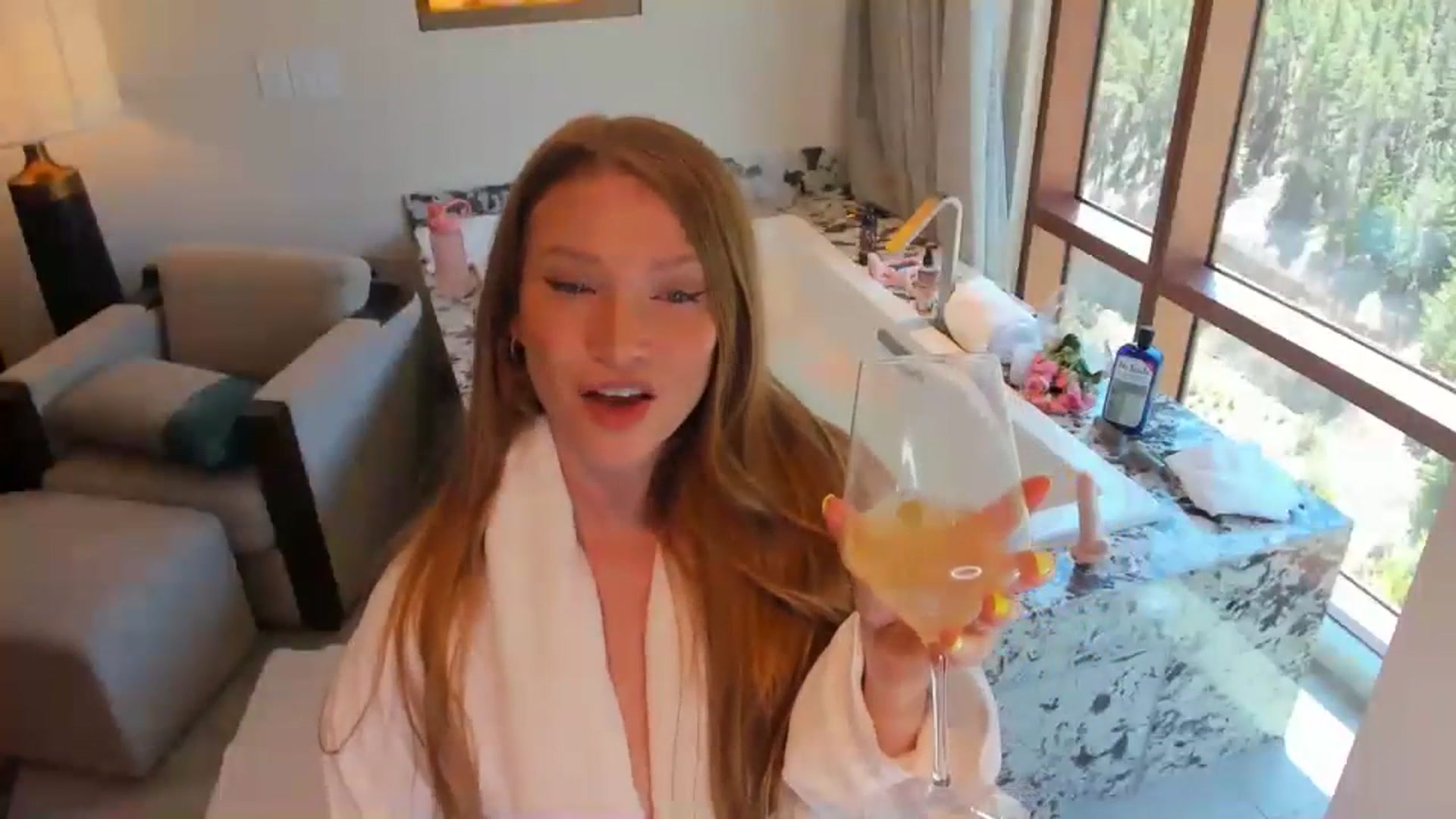 Gallery image thumbnail from Freckld_Cutie's myfreecams stream on, 06/20/2023, 18:10 image 13 of 20