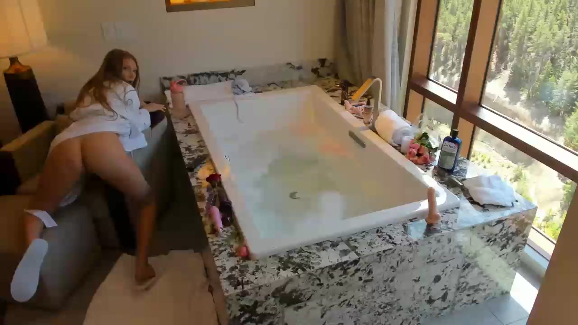 Gallery image thumbnail from Freckld_Cutie's myfreecams stream on, 06/20/2023, 18:10 image 4 of 20