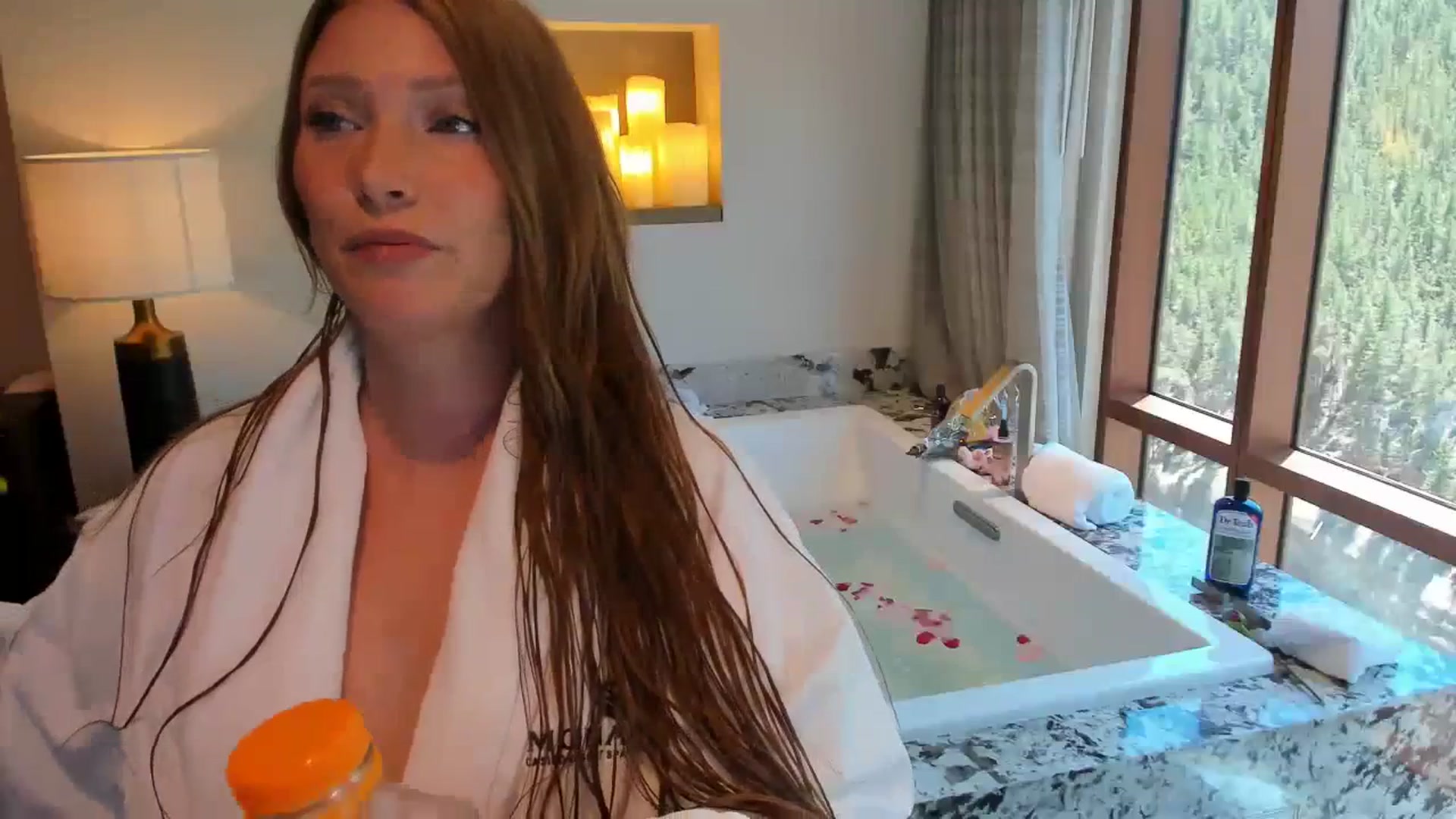 Gallery image thumbnail from Freckld_Cutie's myfreecams stream on, 06/20/2023, 18:37 image 6 of 20