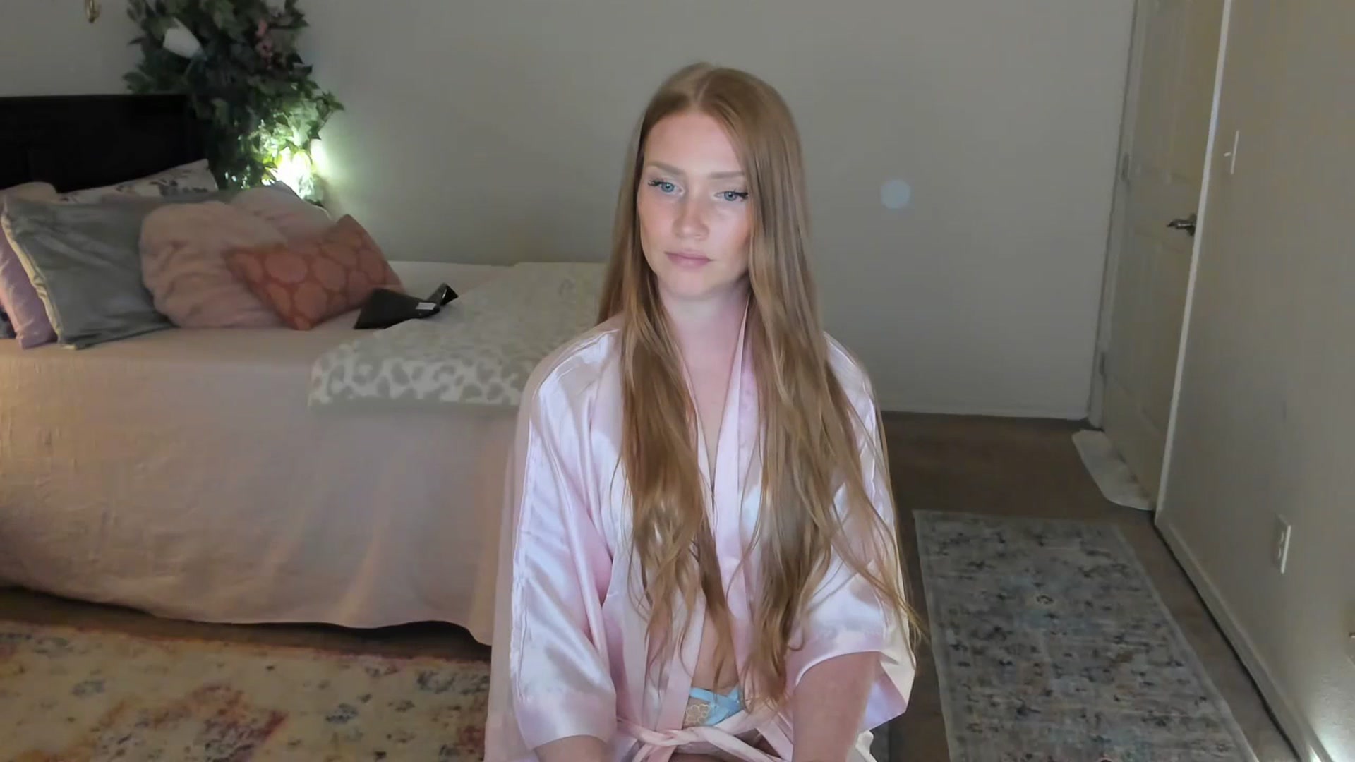 Gallery image thumbnail from Freckld_Cutie's myfreecams stream on, 06/27/2023, 19:35 image 4 of 20