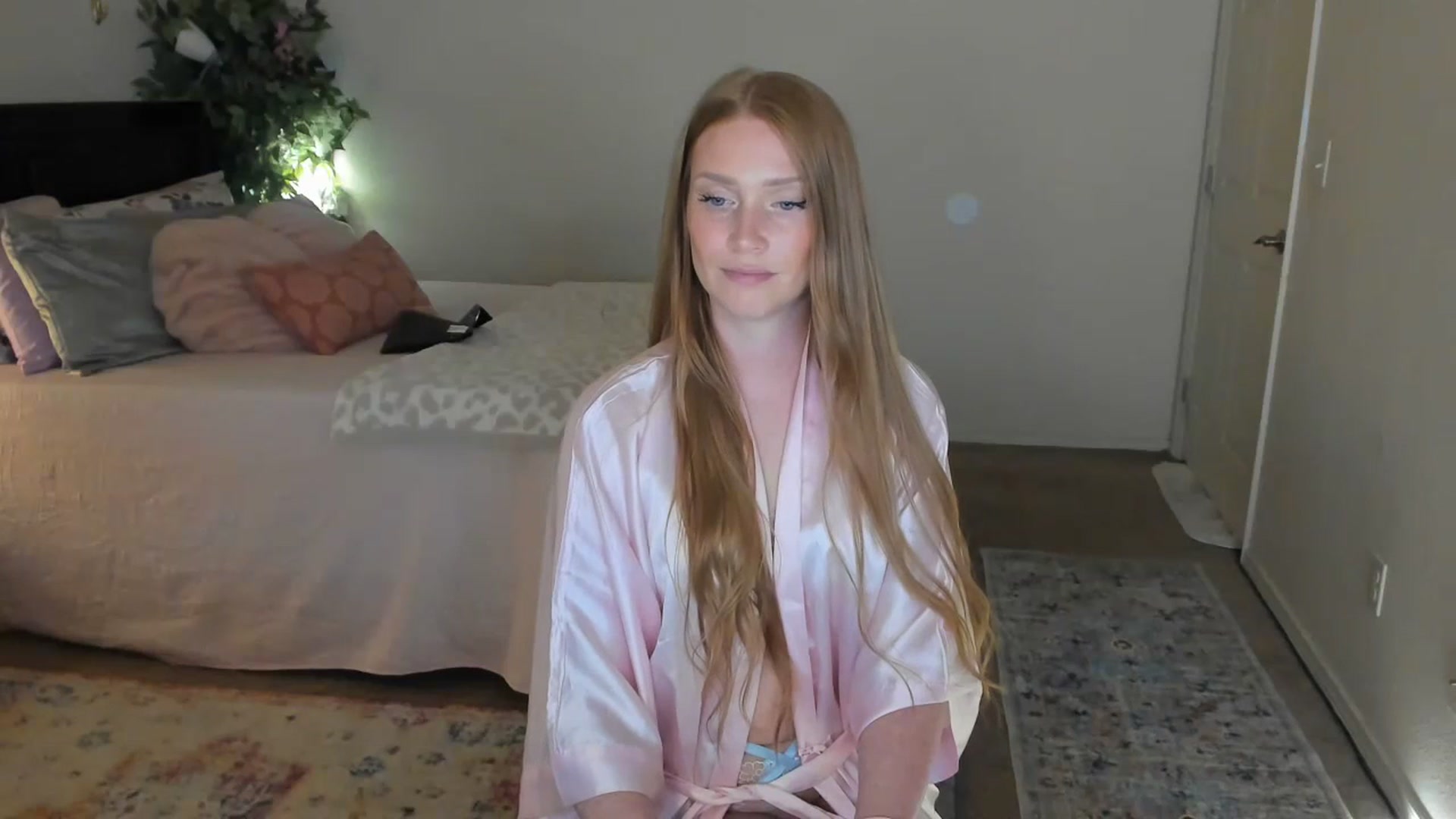Gallery image thumbnail from Freckld_Cutie's myfreecams stream on, 06/27/2023, 19:35 image 3 of 20