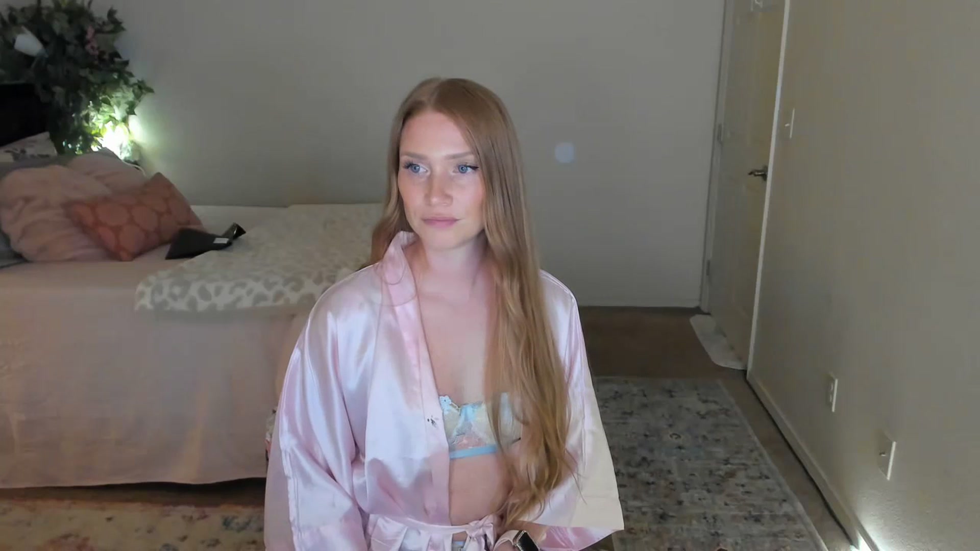 Gallery image thumbnail from Freckld_Cutie's myfreecams stream on, 06/27/2023, 21:15 image 4 of 20