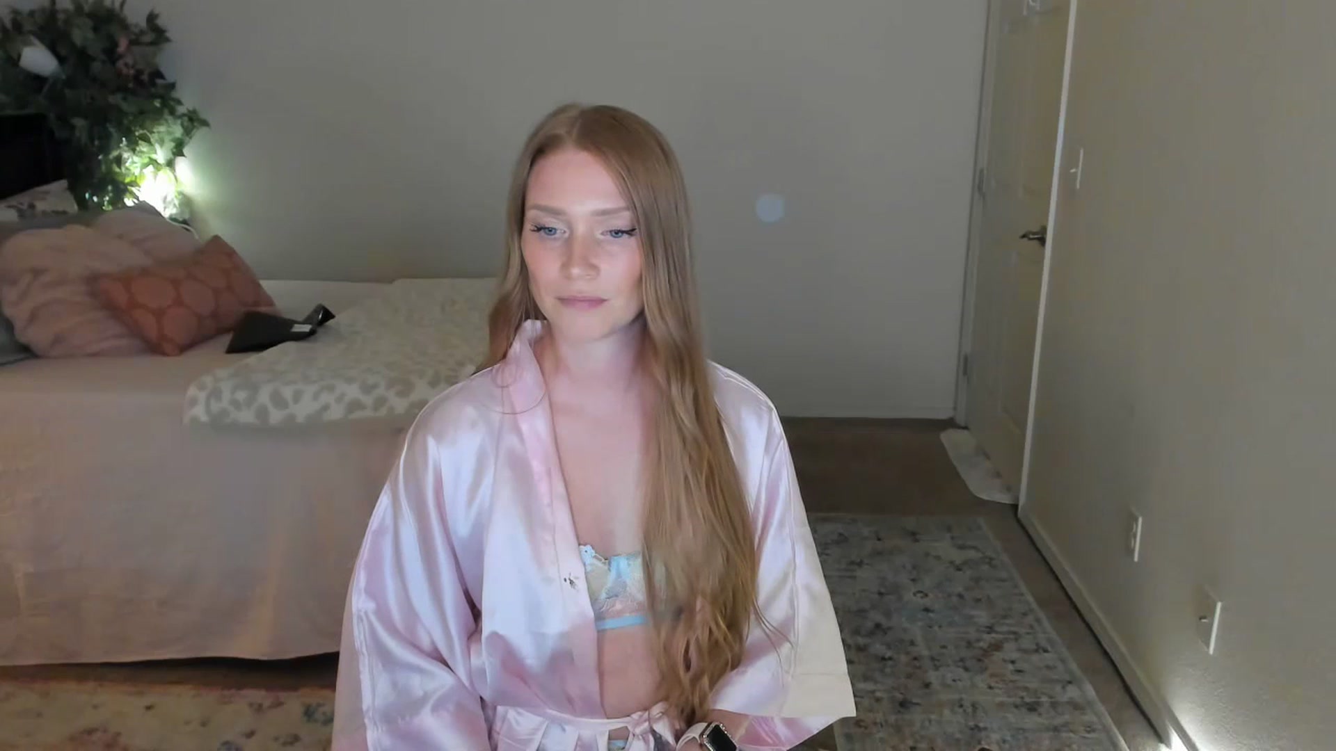 Gallery image thumbnail from Freckld_Cutie's myfreecams stream on, 06/27/2023, 21:15 image 3 of 20