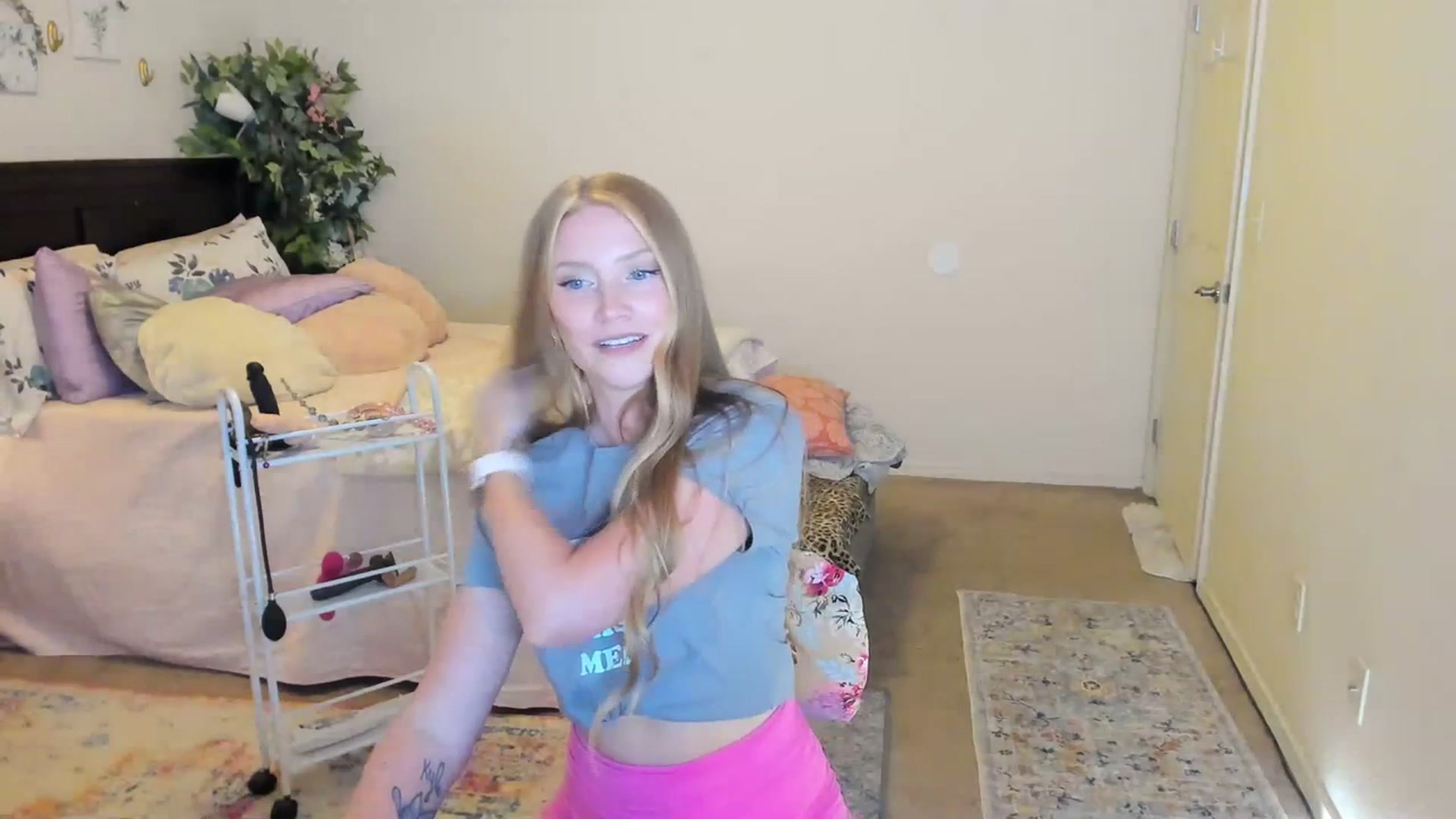 Gallery image thumbnail from Freckld_Cutie's myfreecams stream on, 07/21/2023, 19:53 image 20 of 20