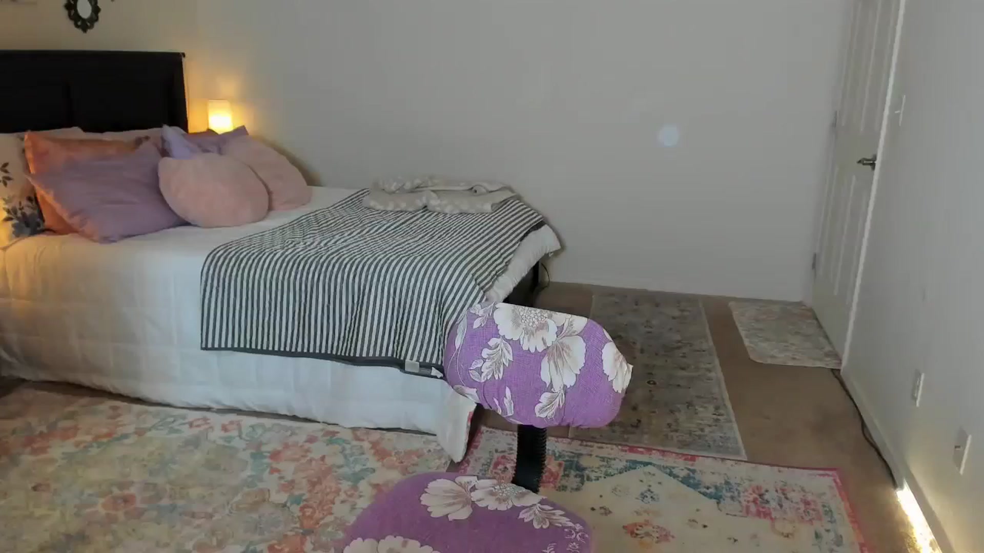 Gallery image thumbnail from Freckld_Cutie's myfreecams stream on, 09/18/2023, 22:33 image 18 of 20
