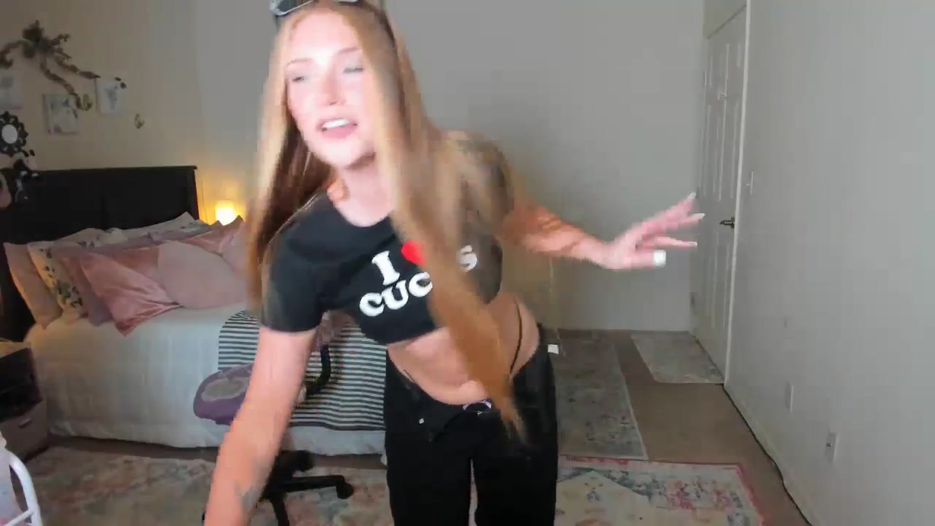 Gallery image thumbnail from Freckld_Cutie's myfreecams stream on, 09/22/2023, 17:29 image 15 of 20