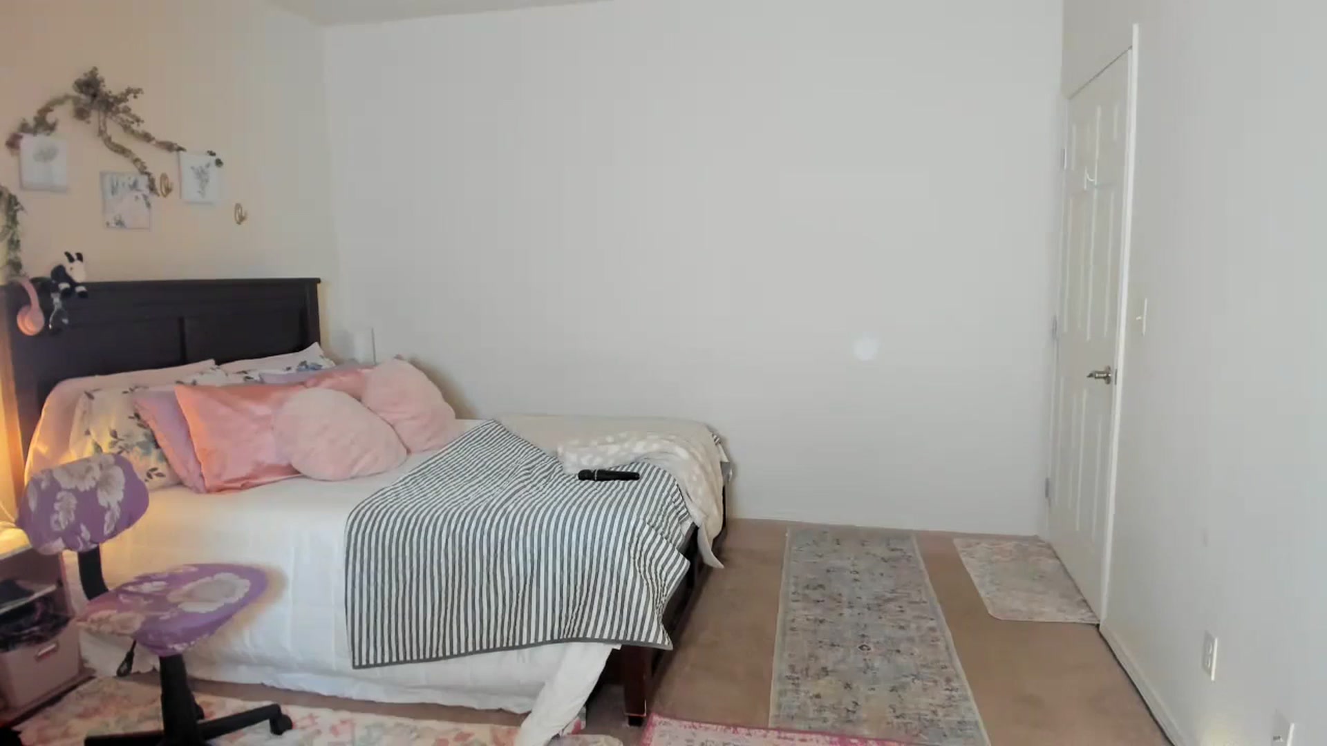 Gallery image thumbnail from Freckld_Cutie's myfreecams stream on, 09/26/2023, 20:01 image 4 of 20