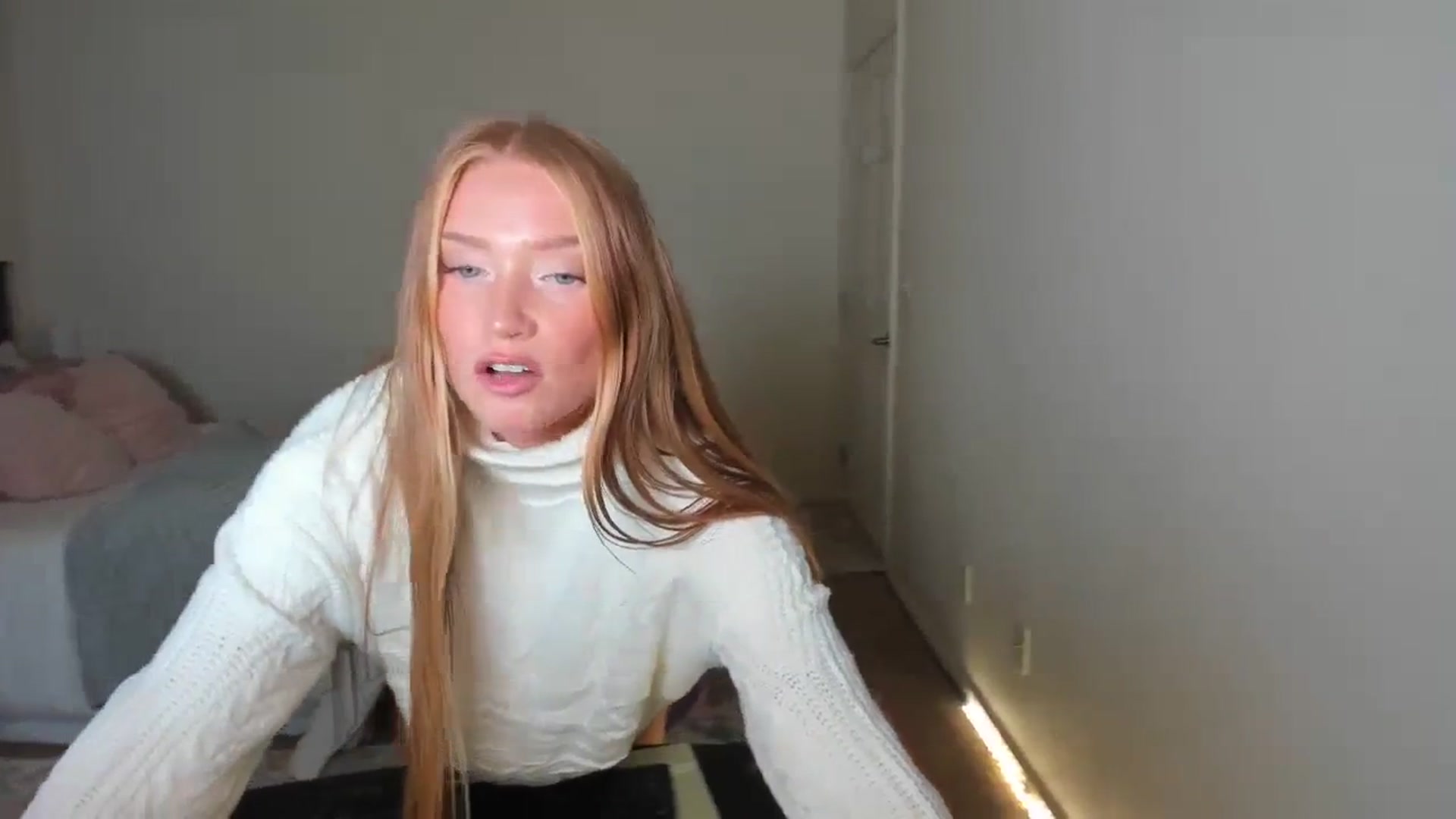 Gallery image thumbnail from Freckld_Cutie's myfreecams stream on, 09/26/2023, 20:01 image 8 of 20