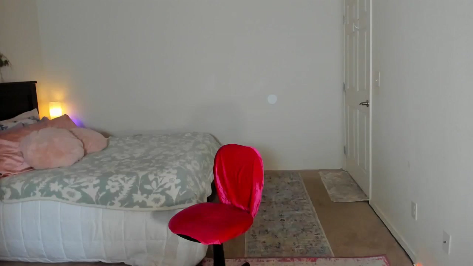 Gallery image thumbnail from Freckld_Cutie's myfreecams stream on, 11/16/2023, 18:02 image 17 of 20