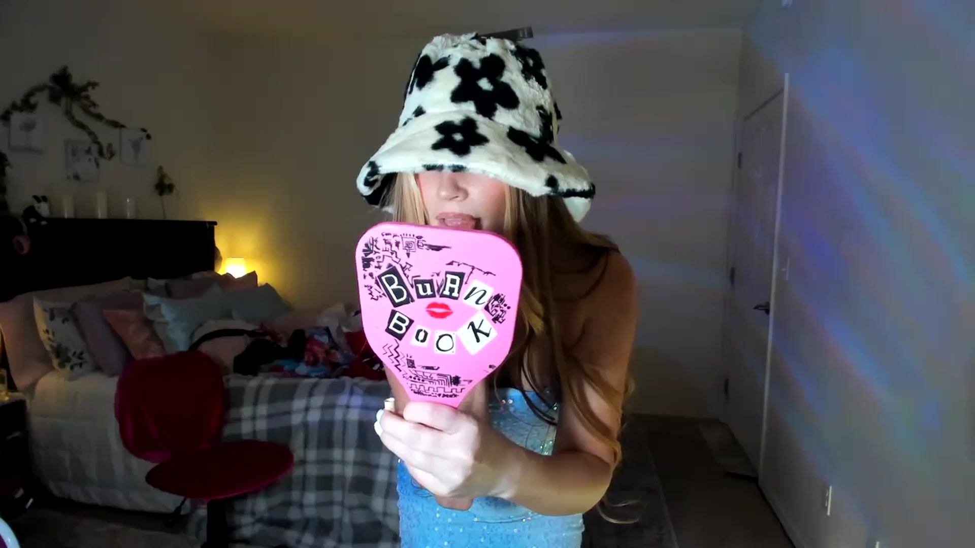 Gallery image thumbnail from Freckld_Cutie's myfreecams stream on, 02/05/2024, 21:02 image 5 of 20