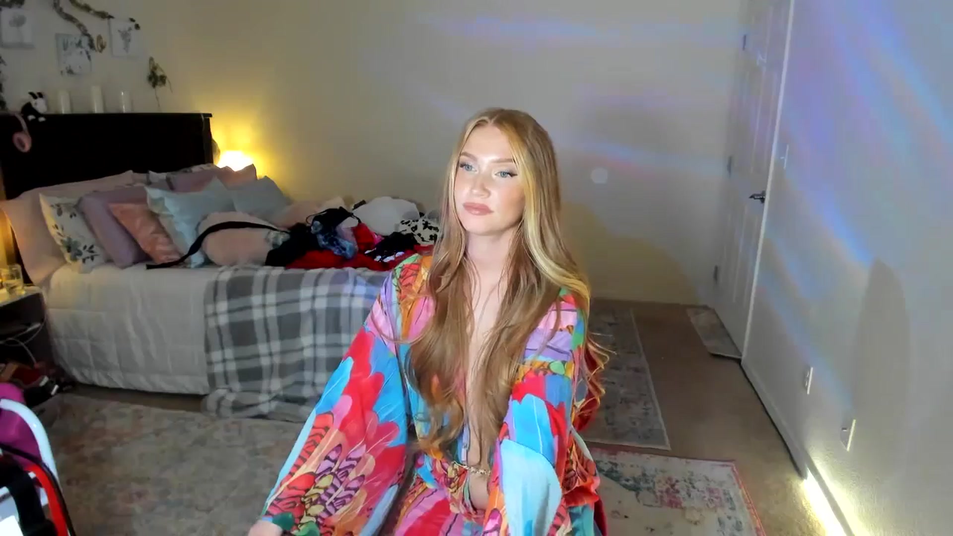Gallery image thumbnail from Freckld_Cutie's myfreecams stream on, 02/05/2024, 21:02 image 7 of 20
