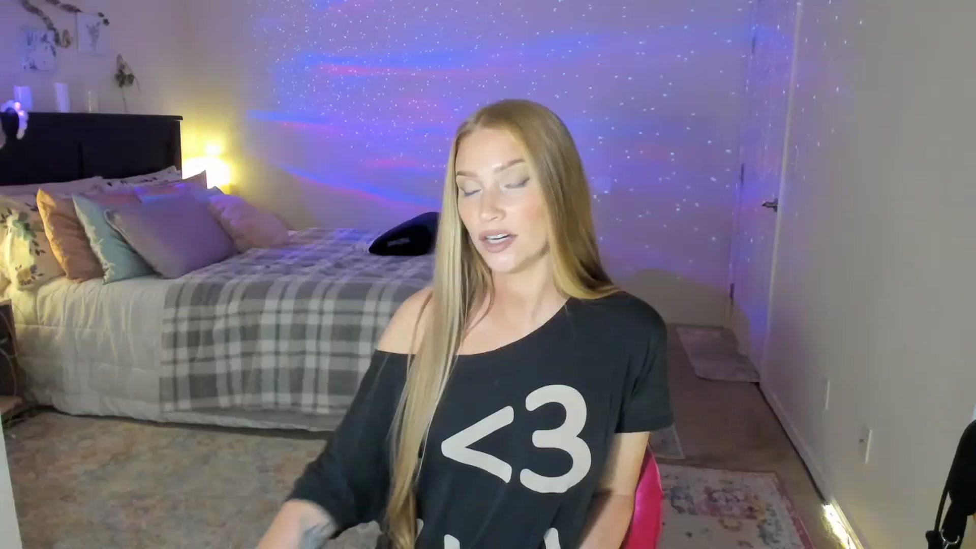 Gallery image thumbnail from Freckld_Cutie's myfreecams stream on, 03/12/2024, 18:24 image 16 of 20