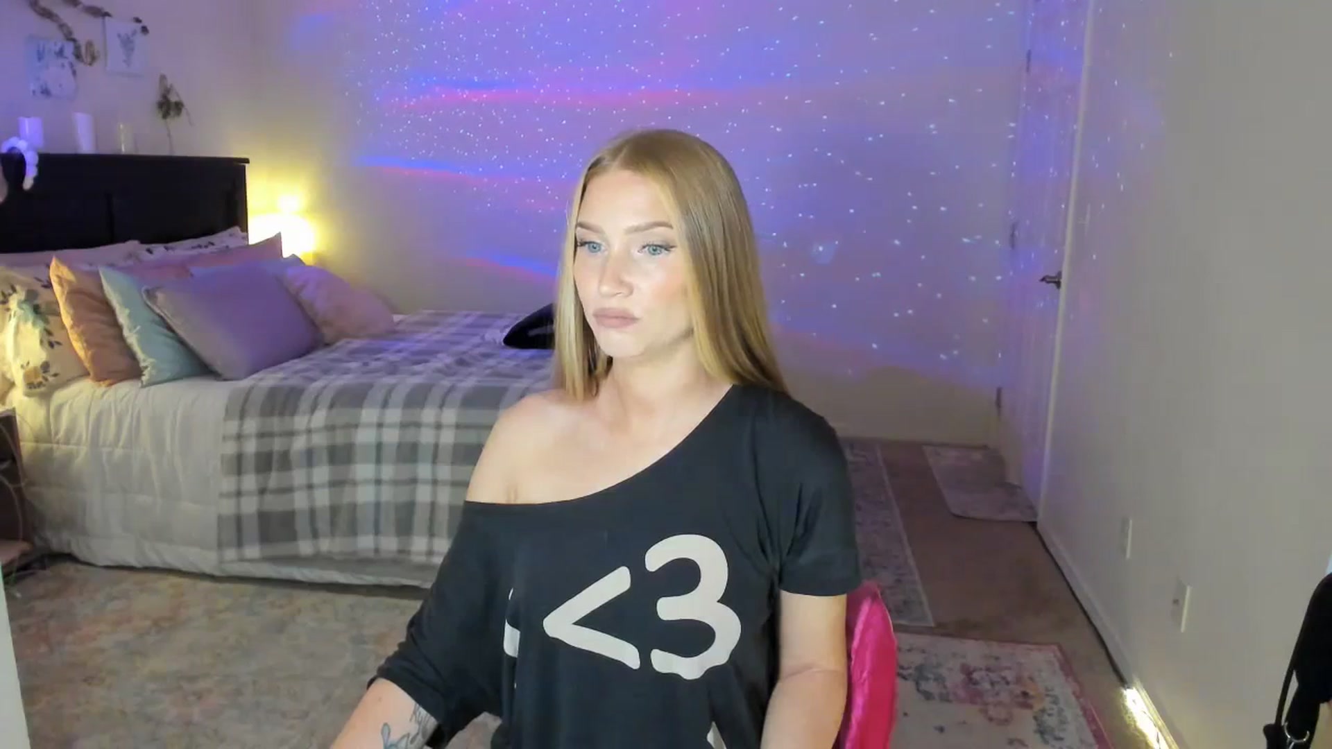 Gallery image thumbnail from Freckld_Cutie's myfreecams stream on, 03/12/2024, 18:24 image 14 of 20