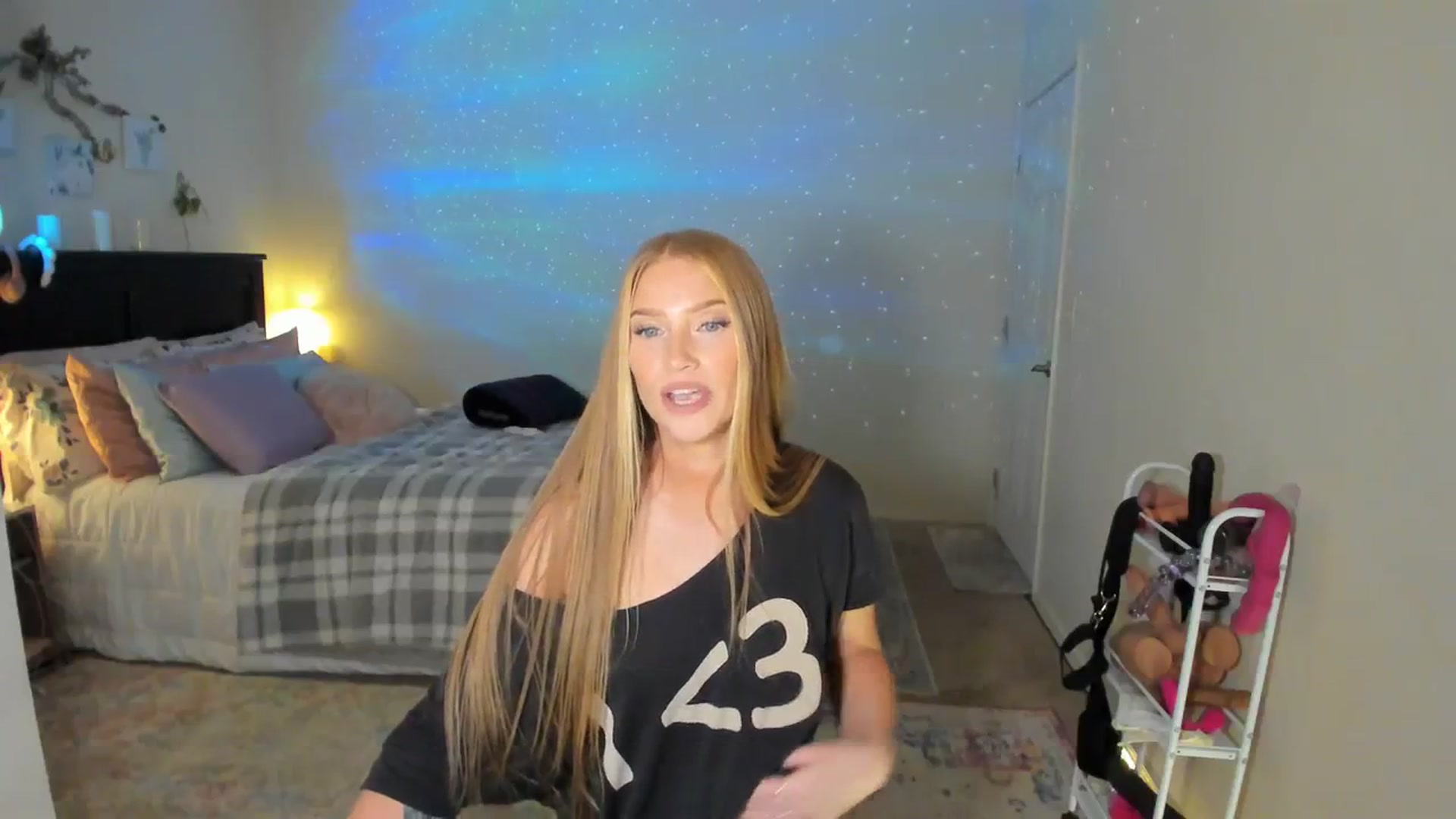 Gallery image thumbnail from Freckld_Cutie's myfreecams stream on, 03/12/2024, 20:58 image 17 of 20