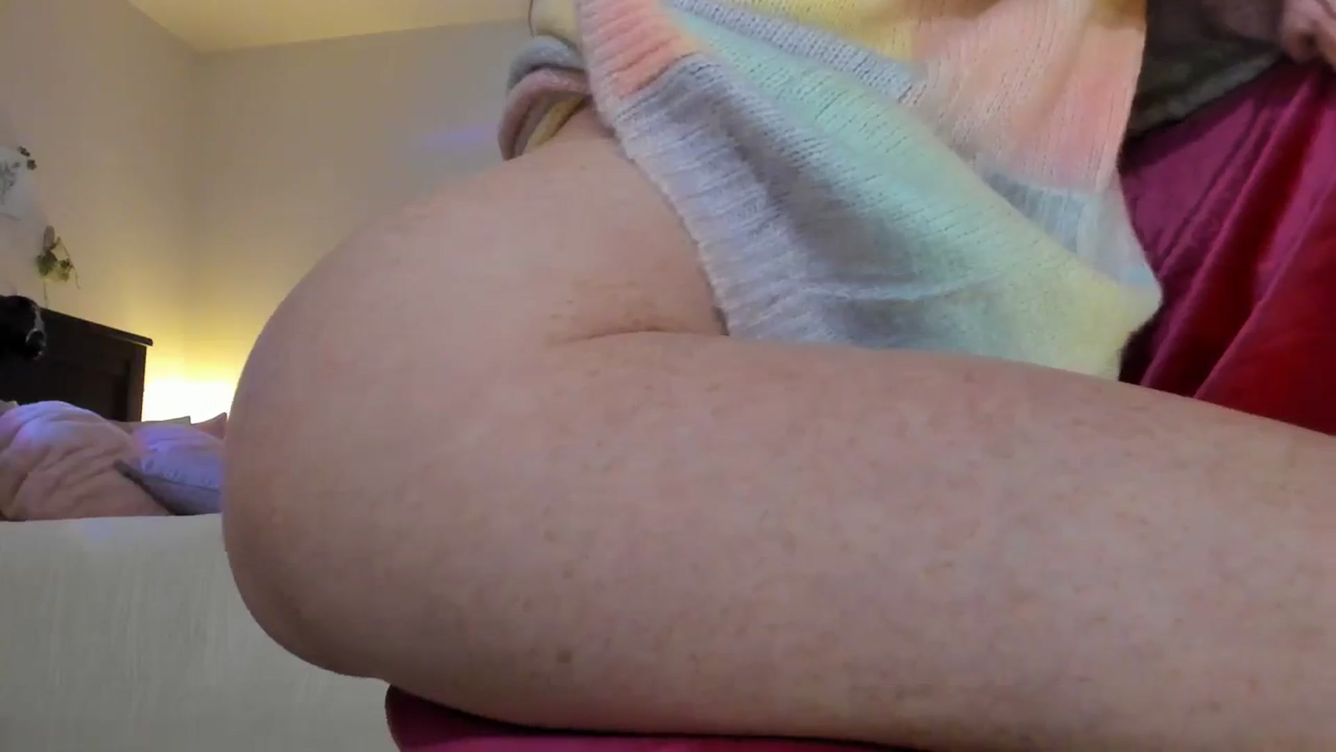 Gallery image thumbnail from Freckld_Cutie's myfreecams stream on, 04/08/2024, 17:53 image 9 of 20