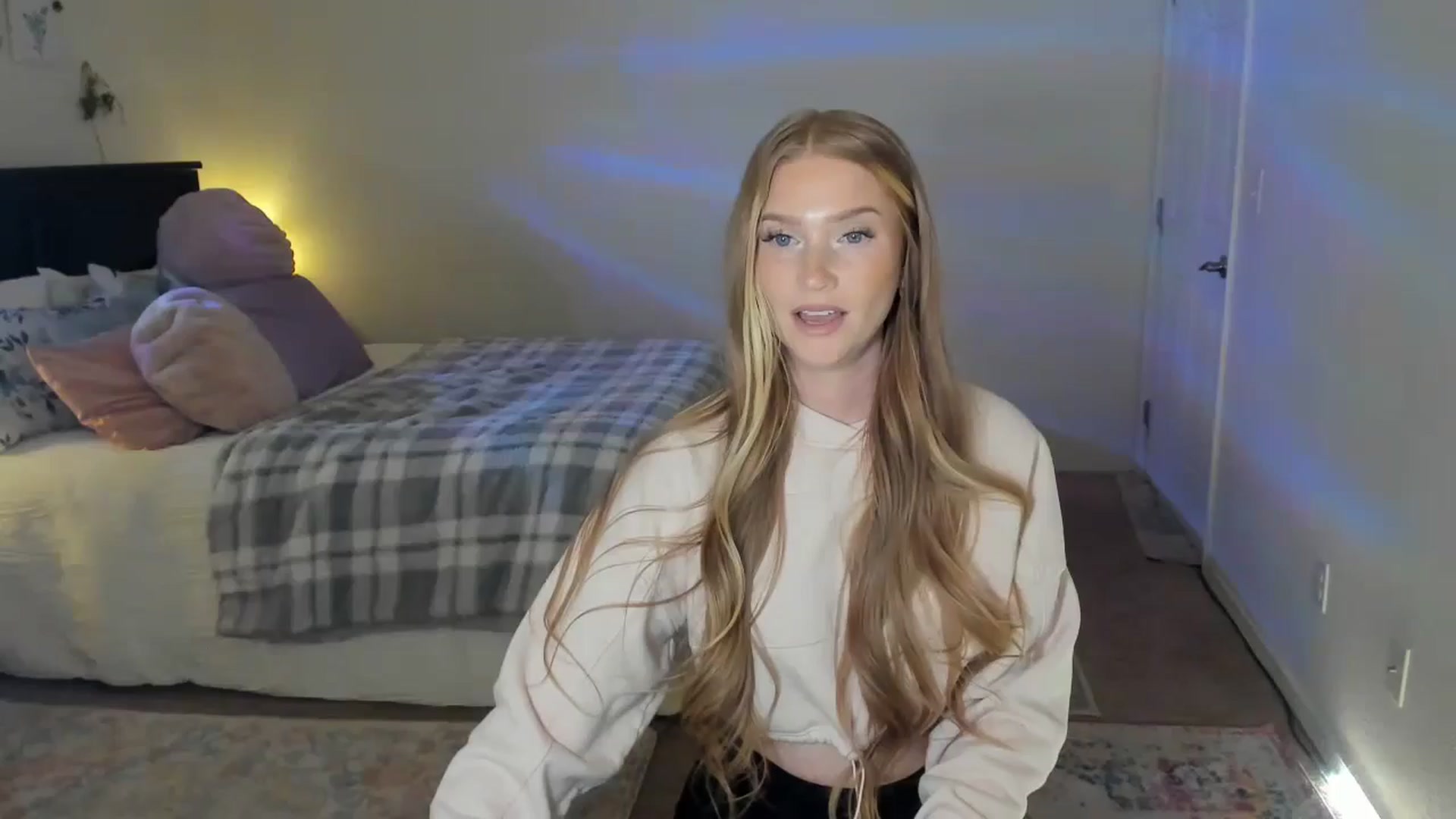 Gallery image thumbnail from Freckld_Cutie's myfreecams stream on, 05/07/2024, 18:04 image 1 of 20