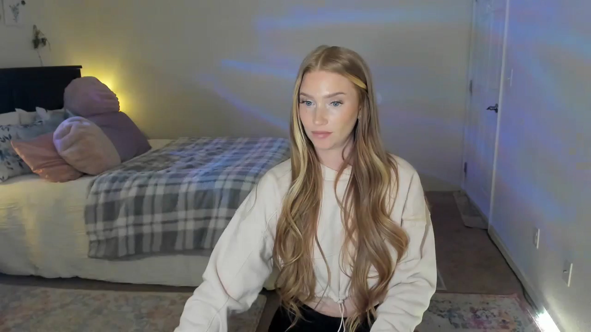 Gallery image thumbnail from Freckld_Cutie's myfreecams stream on, 05/07/2024, 18:04 image 12 of 20